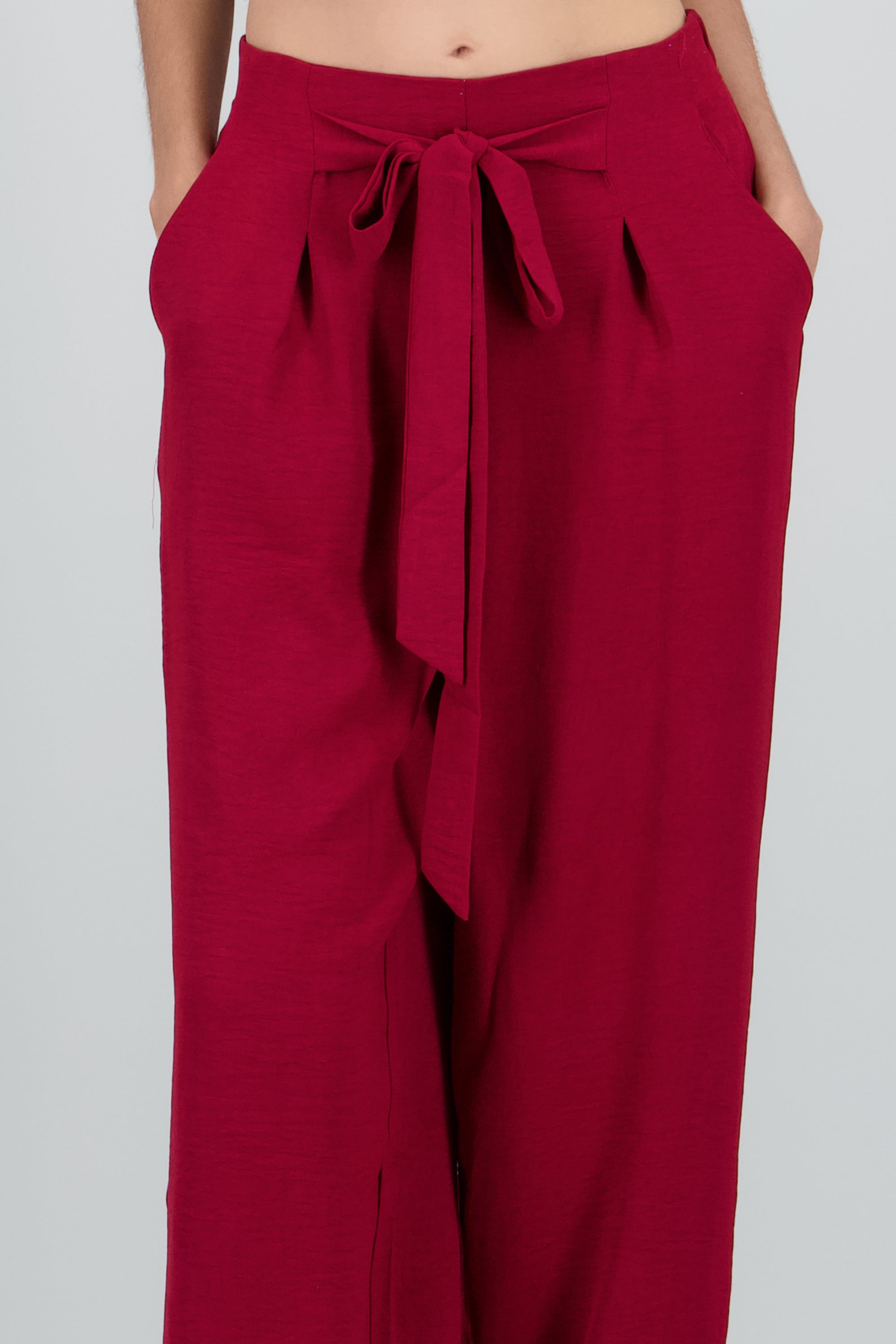 Pantalon amplio detalle amarre CIRUELA