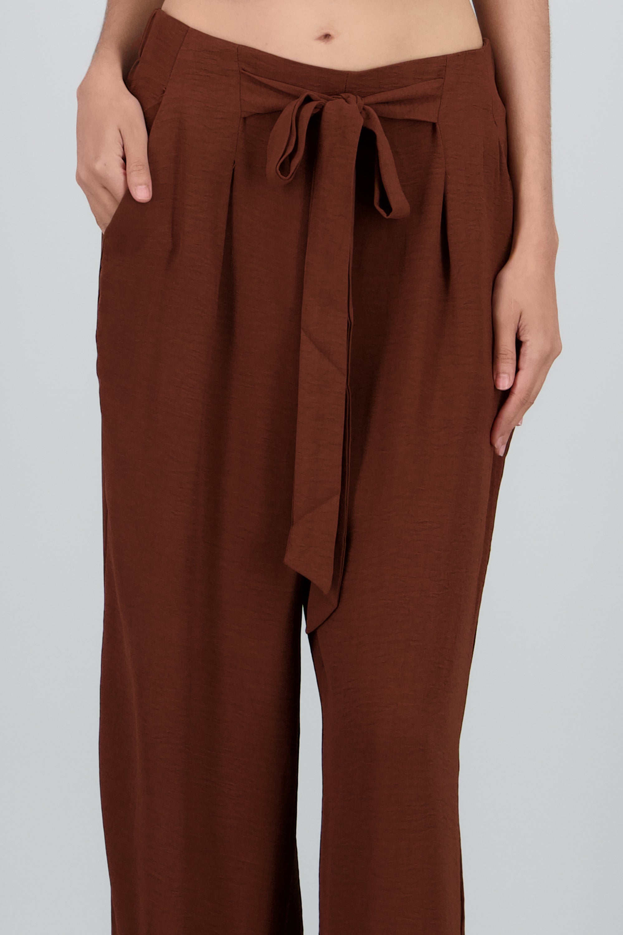 Pantalon amplio detalle amarre CHOCOLATE