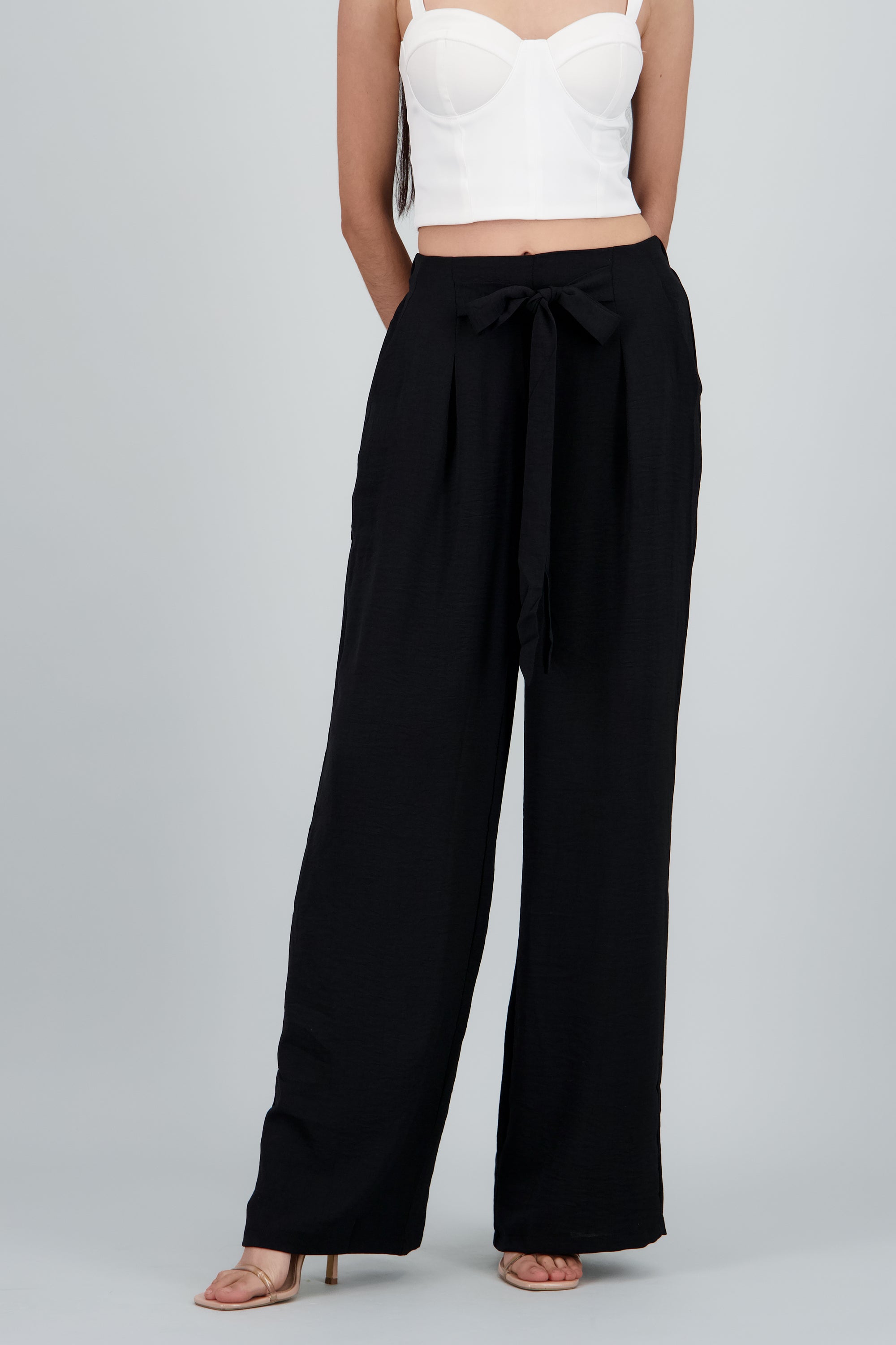Pantalon amplio detalle amarre NEGRO