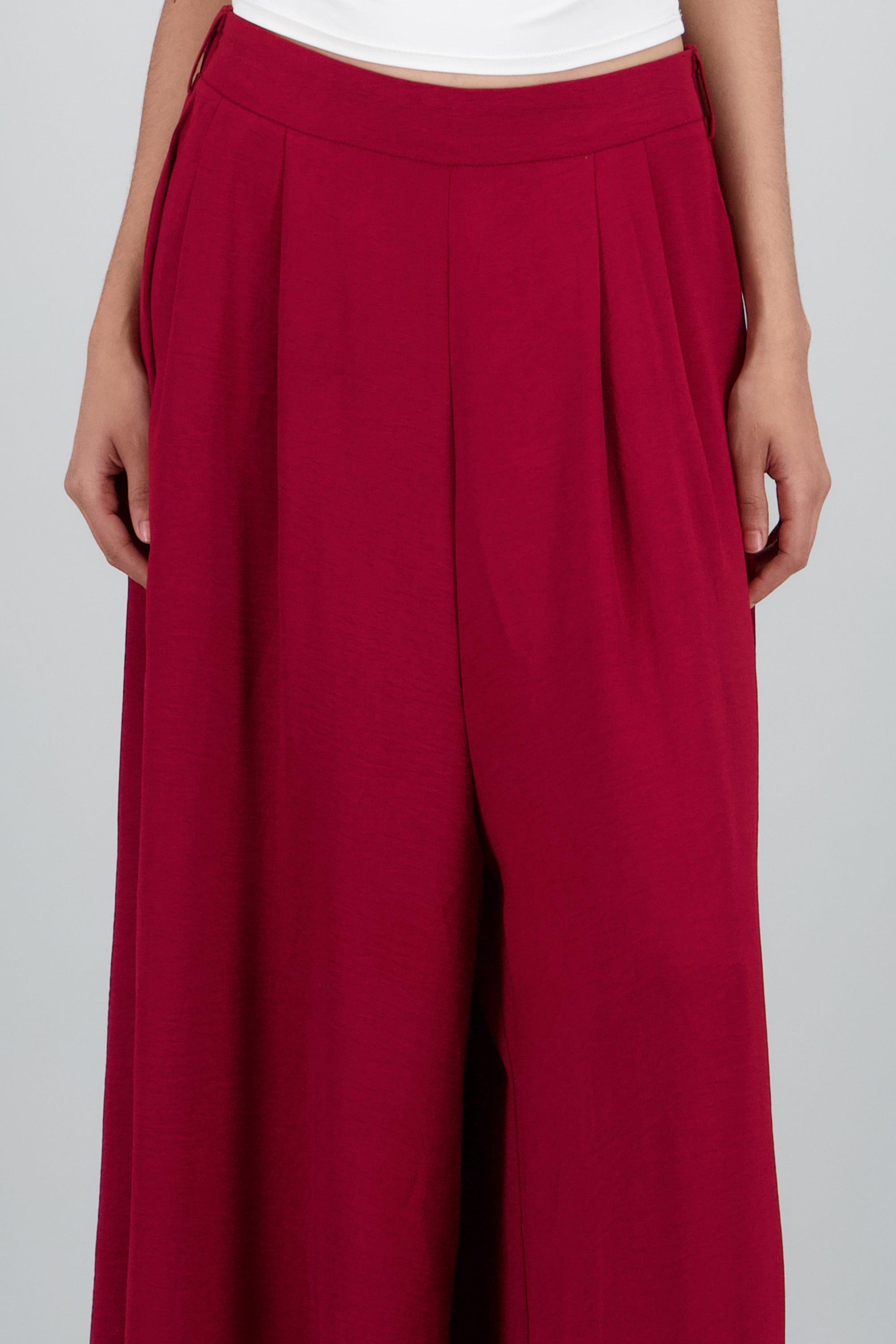Pantalon wide leg liso con pretina CIRUELA