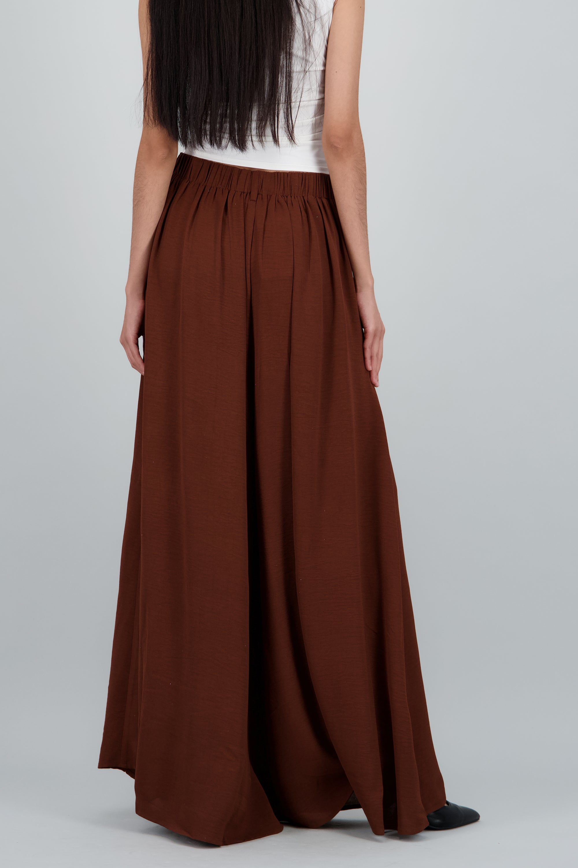 Pantalon wide leg liso con pretina CHOCOLATE