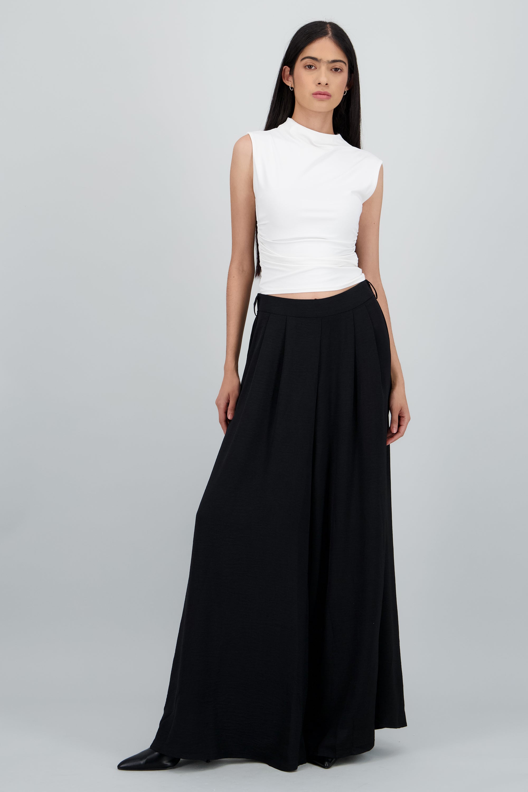 Pantalon wide leg liso con pretina NEGRO