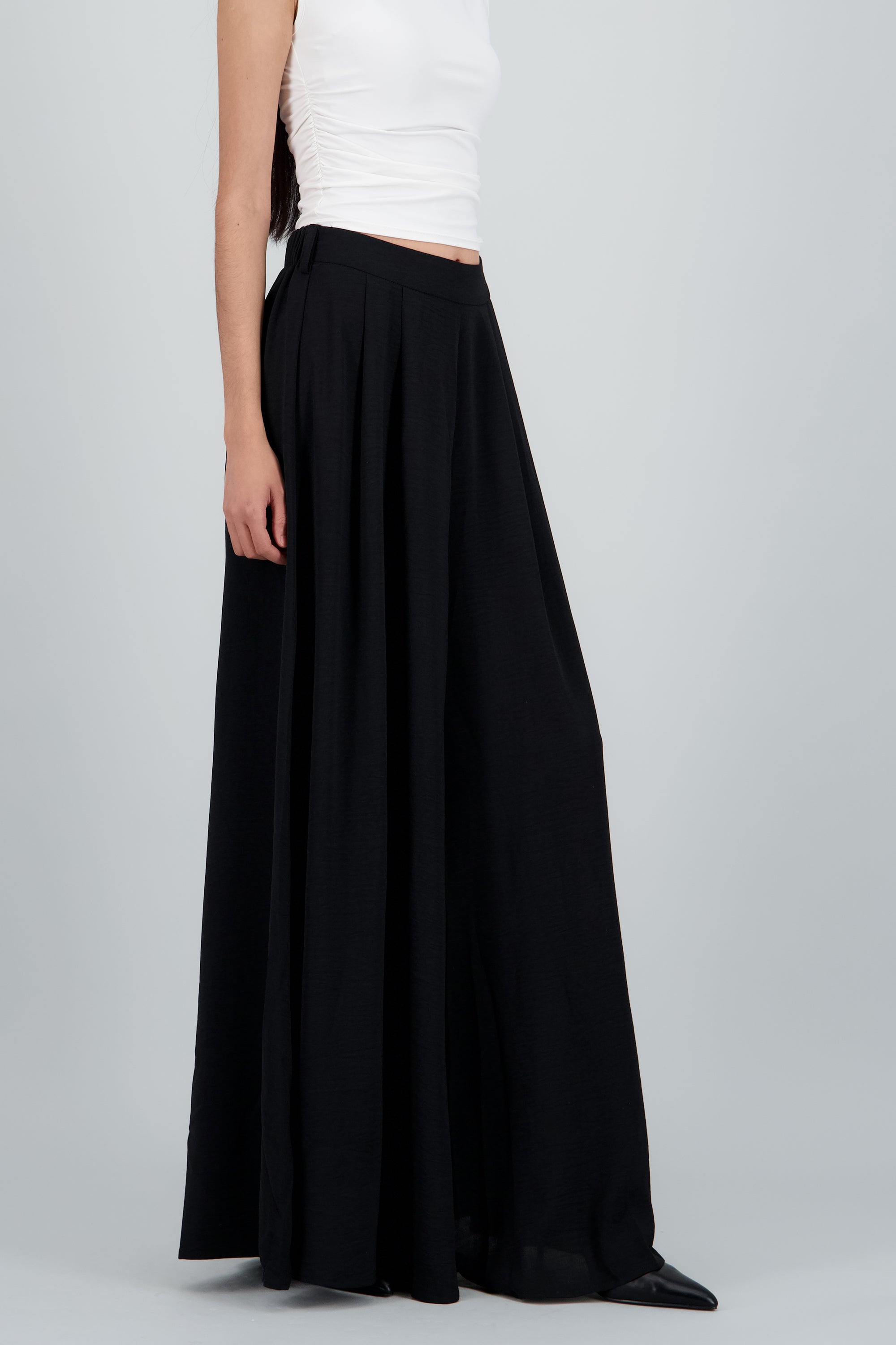 Pantalon wide leg liso con pretina NEGRO