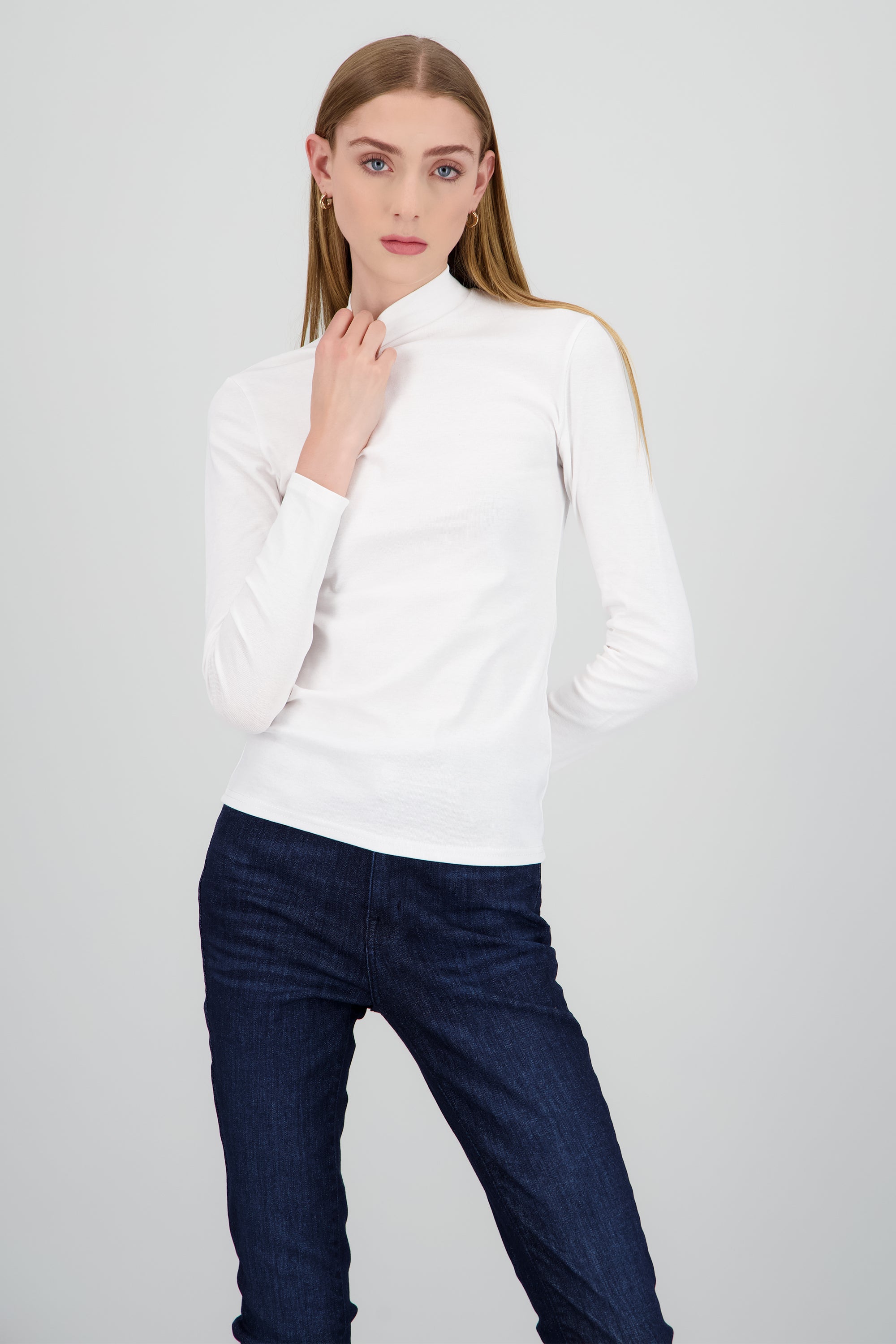 Top liso manga larga cuello alto BLANCO