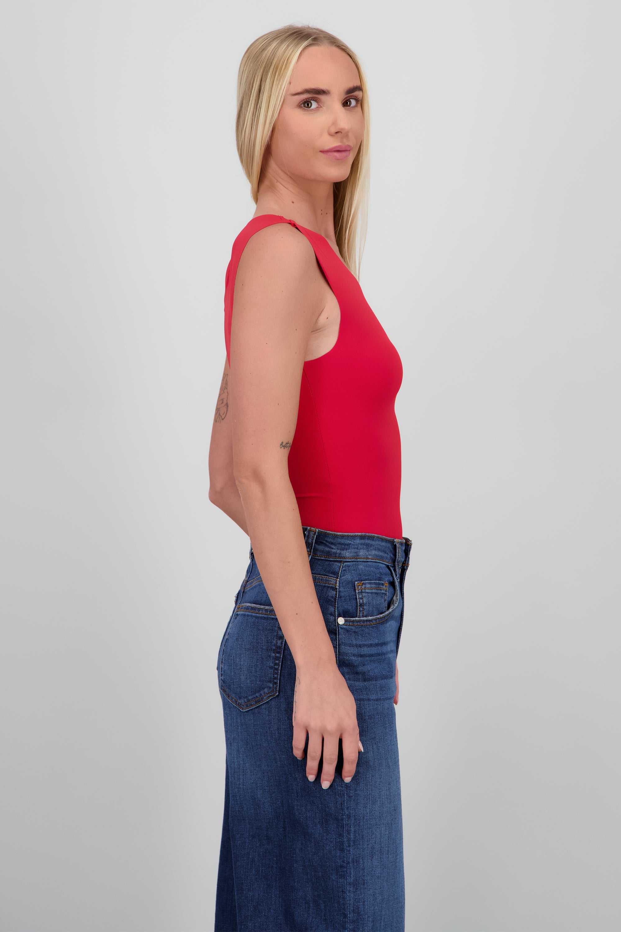 Bodysuit liso sin mangas cuello redondo ROJO