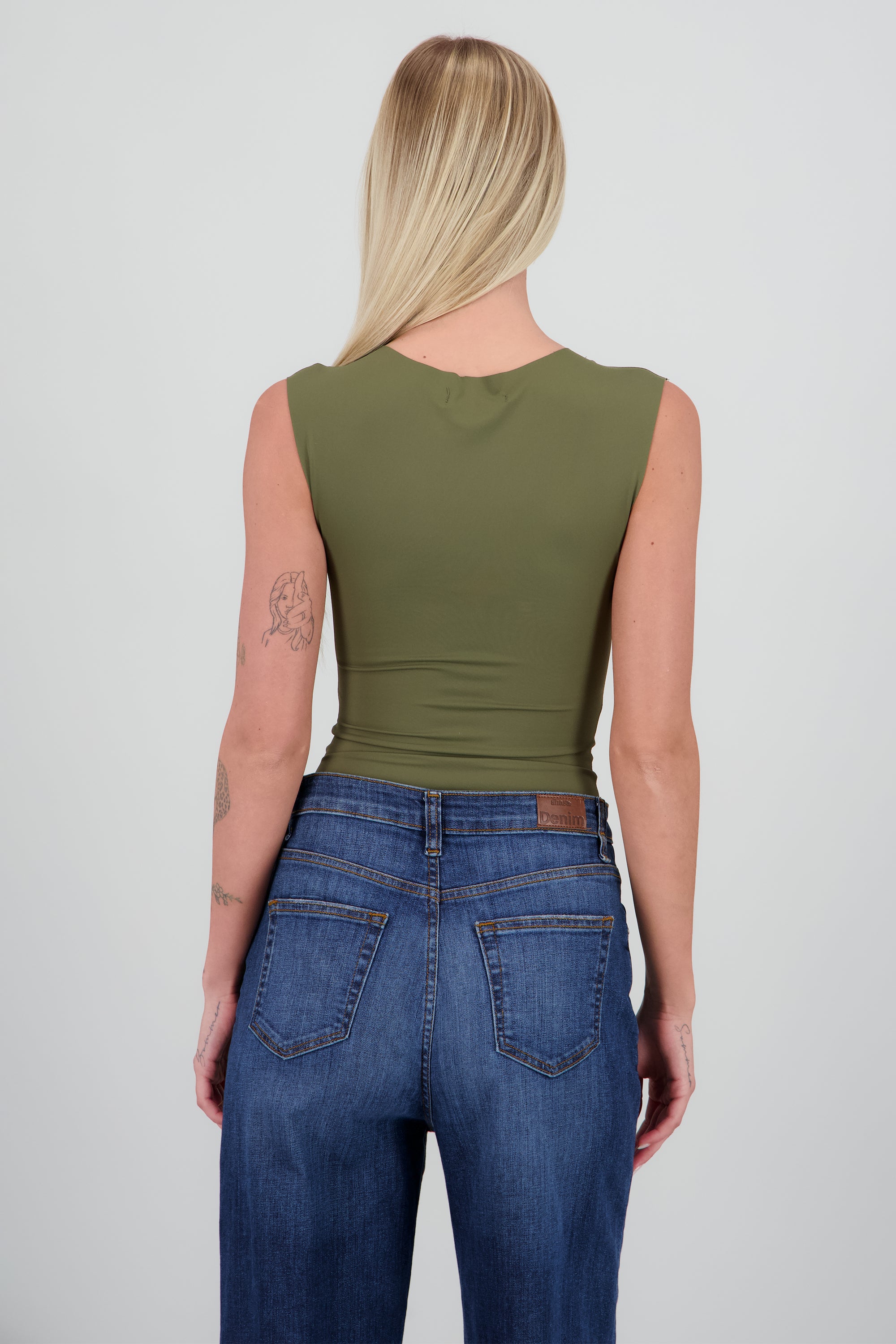Bodysuit liso sin mangas cuello redondo OLIVO