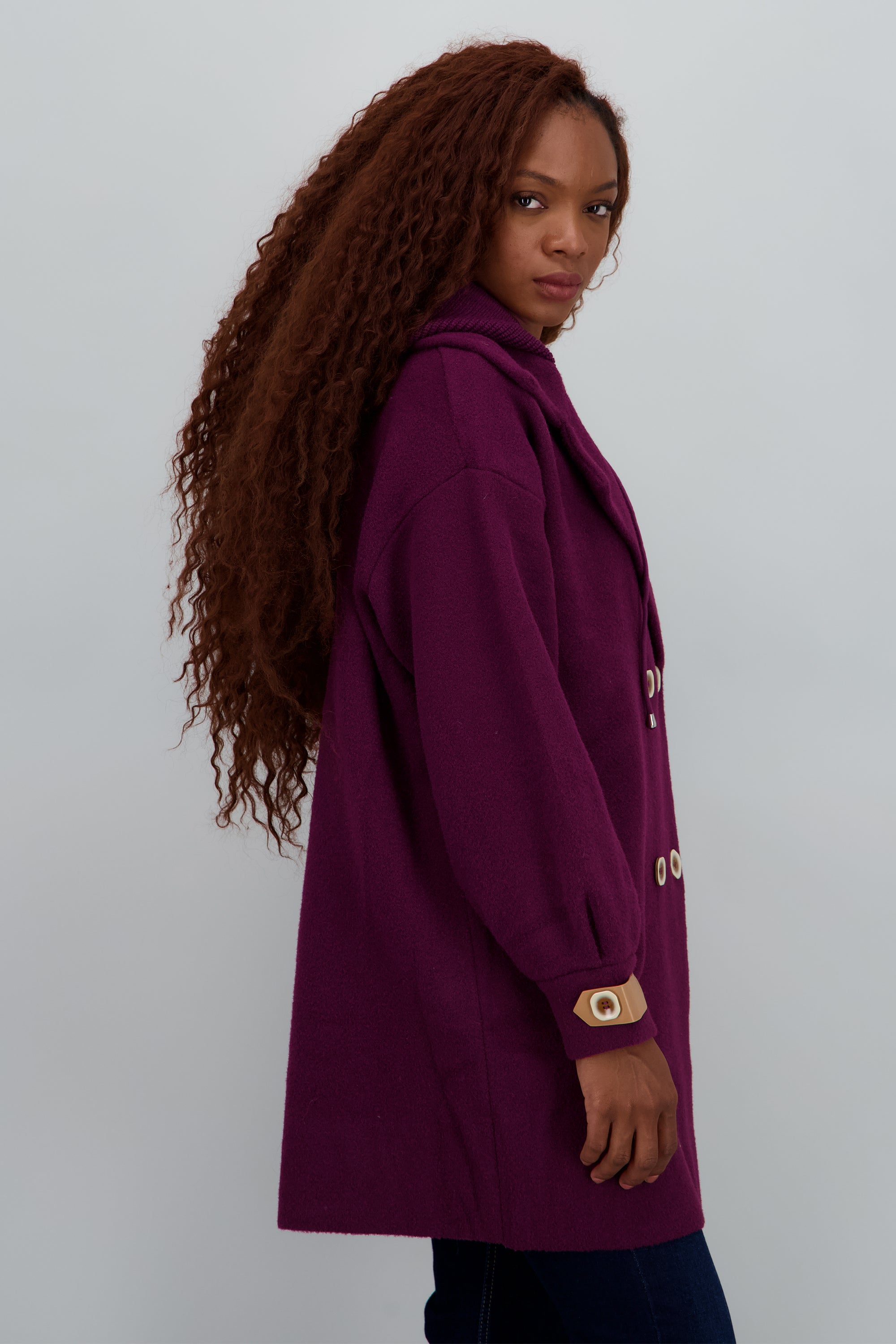 Cardigan largo con bolsas detalle gorro CIRUELA