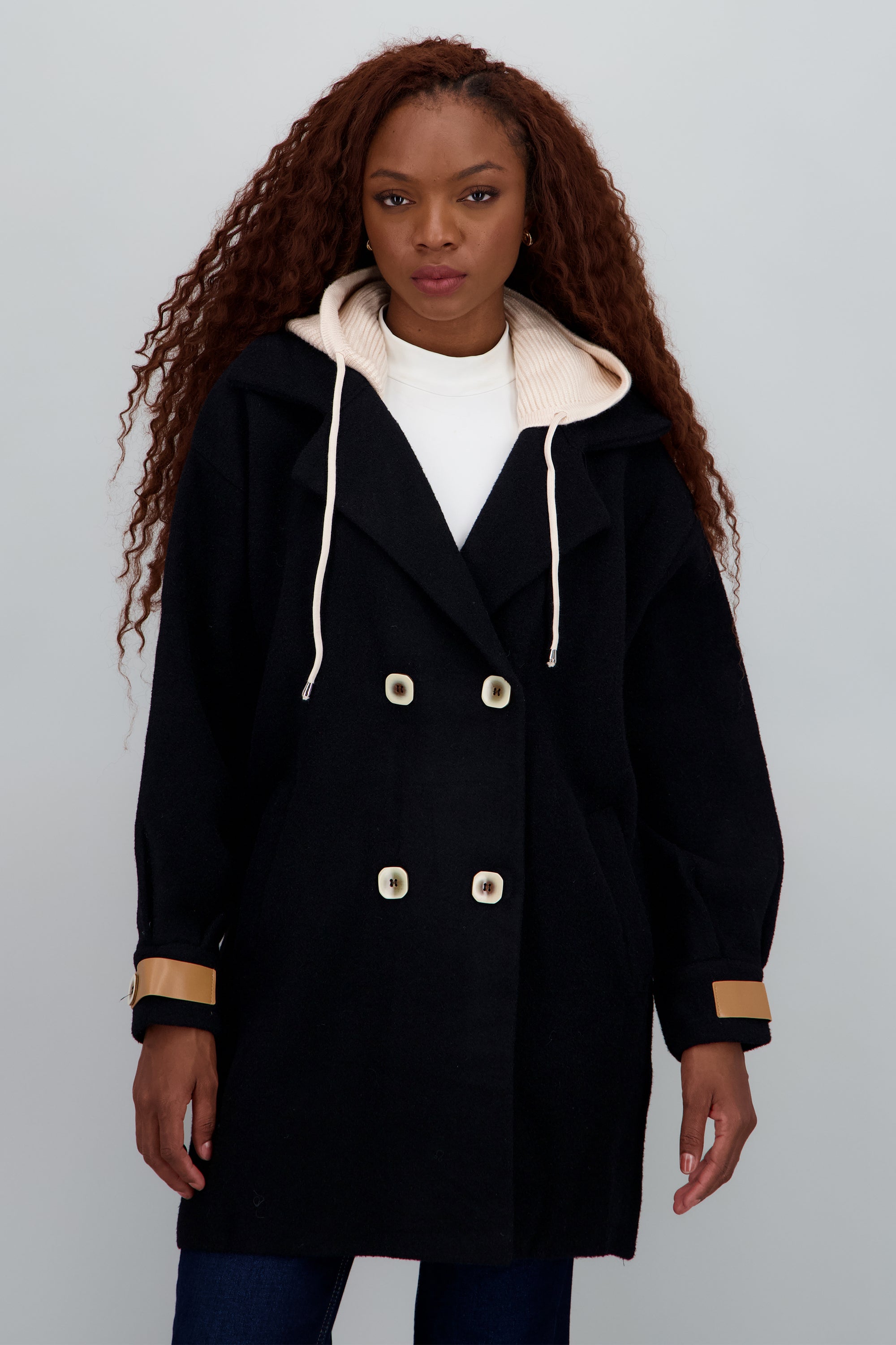 Cardigan largo con bolsas detalle gorro NEGRO