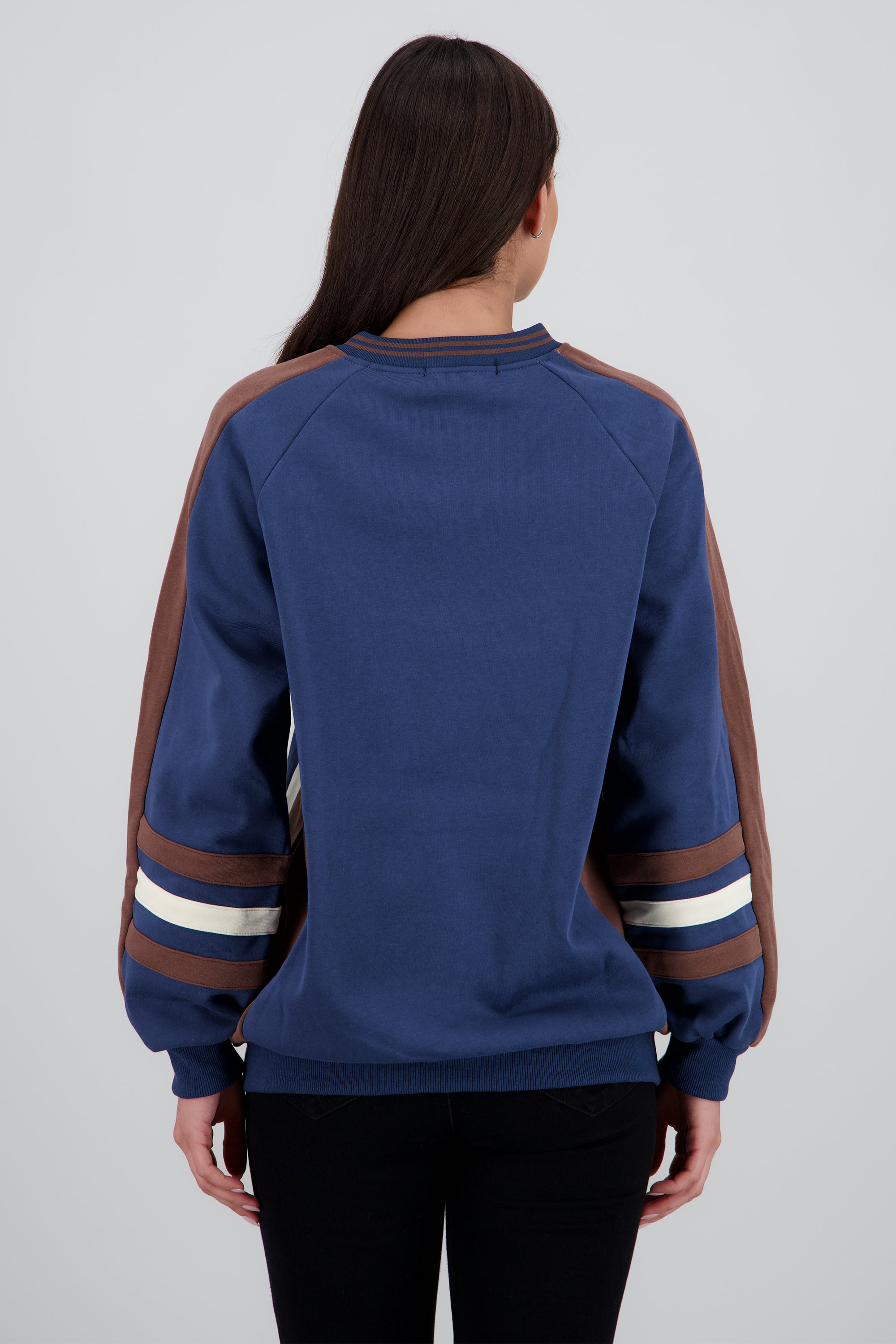 Sudadera detalle numero contraste MARINO