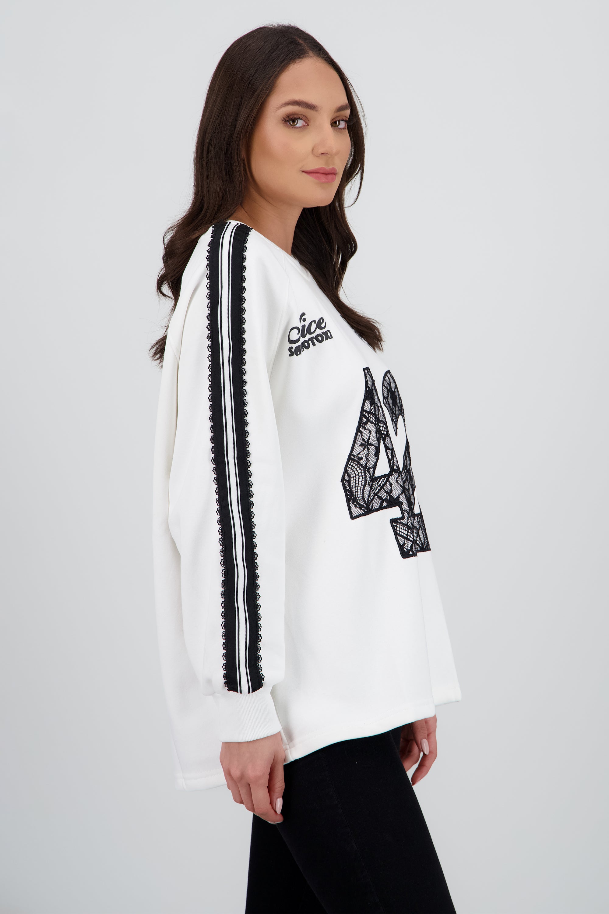 Sudadera numero encaje contrastes BLANCO