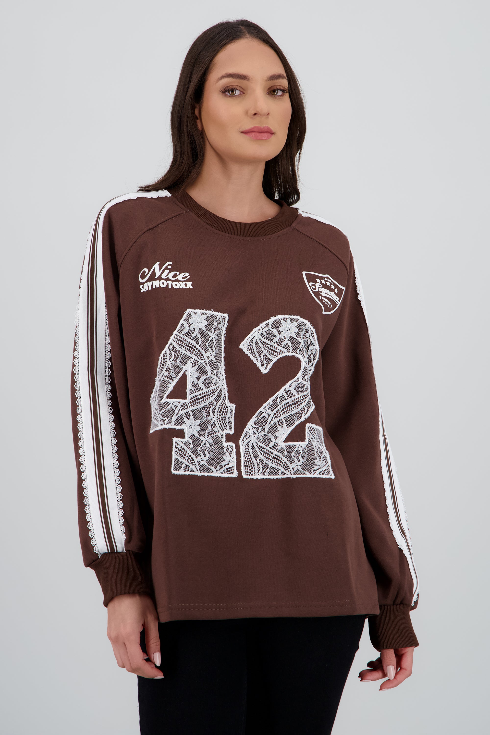 Sudadera numero encaje contrastes CHOCOLATE
