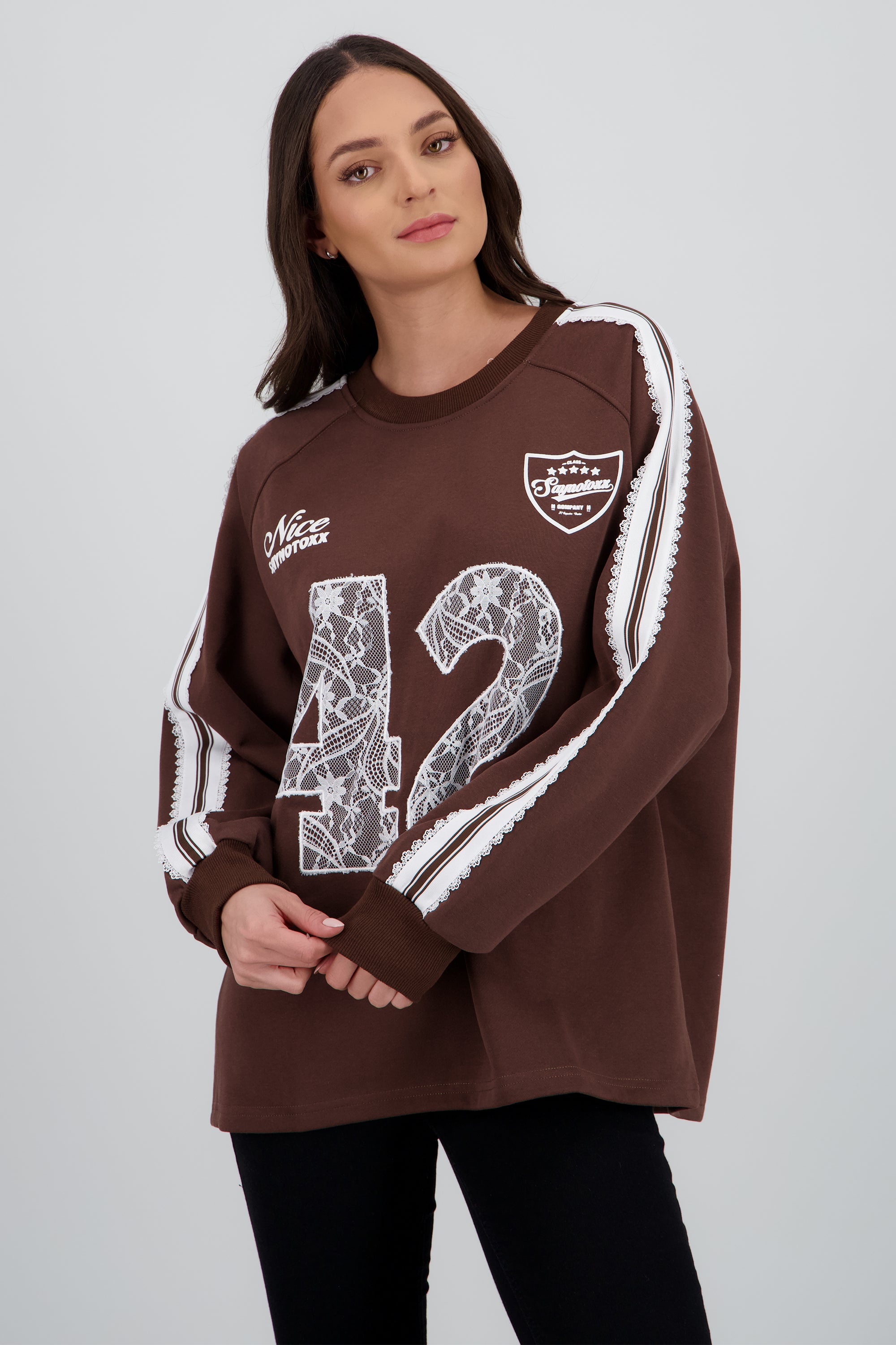 Sudadera numero encaje contrastes CHOCOLATE