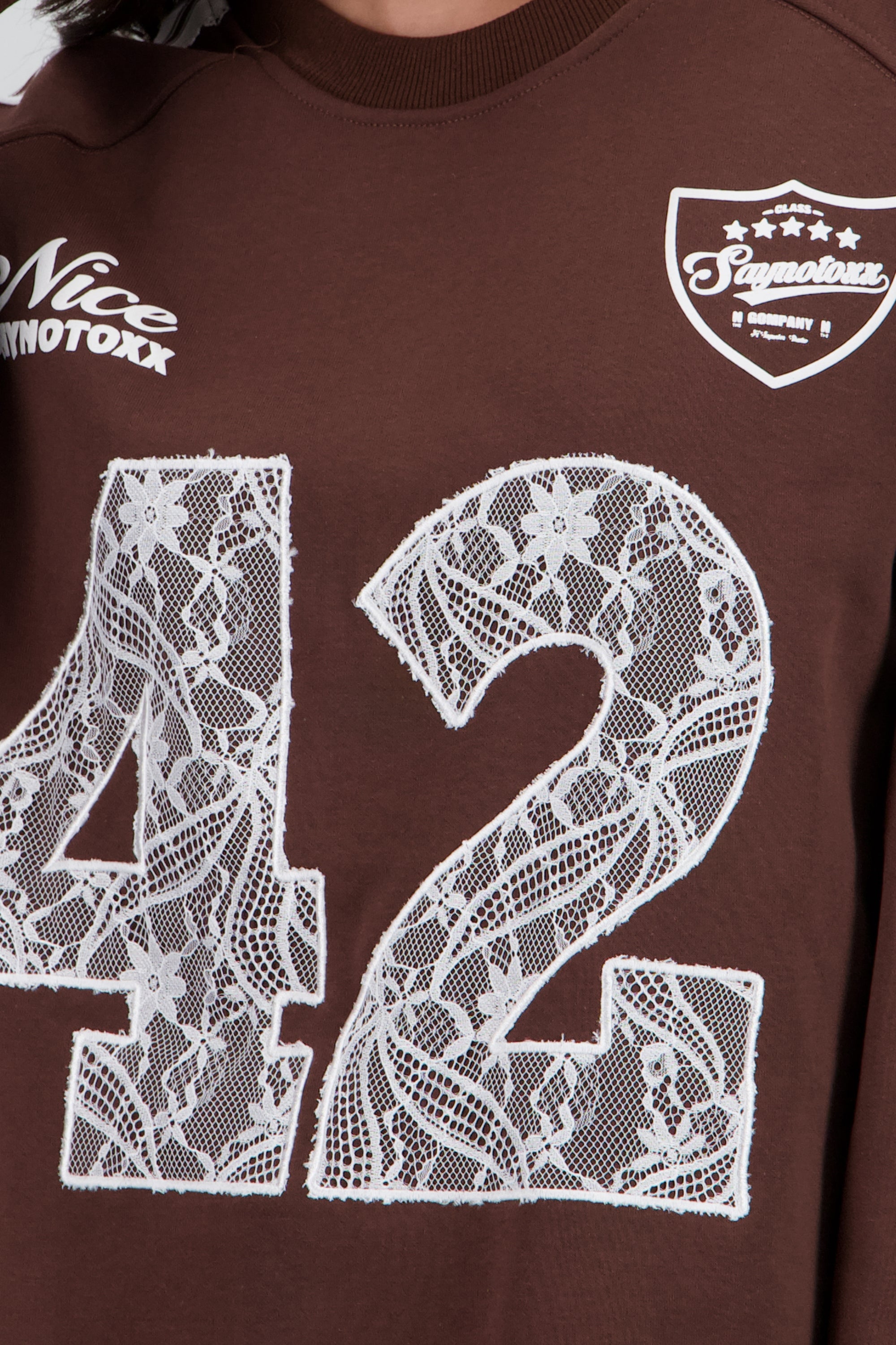 Sudadera numero encaje contrastes CHOCOLATE