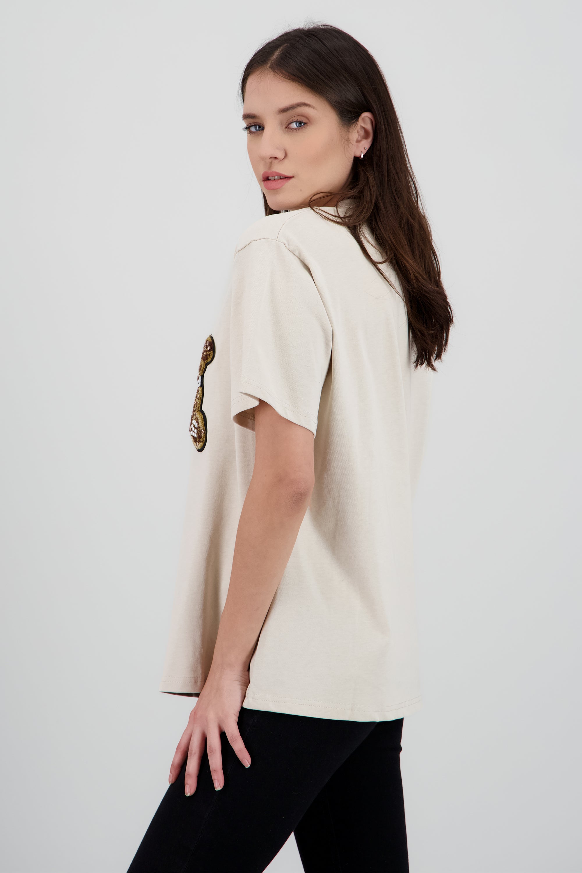 Playera manga corta detalle osos textura BEIGE