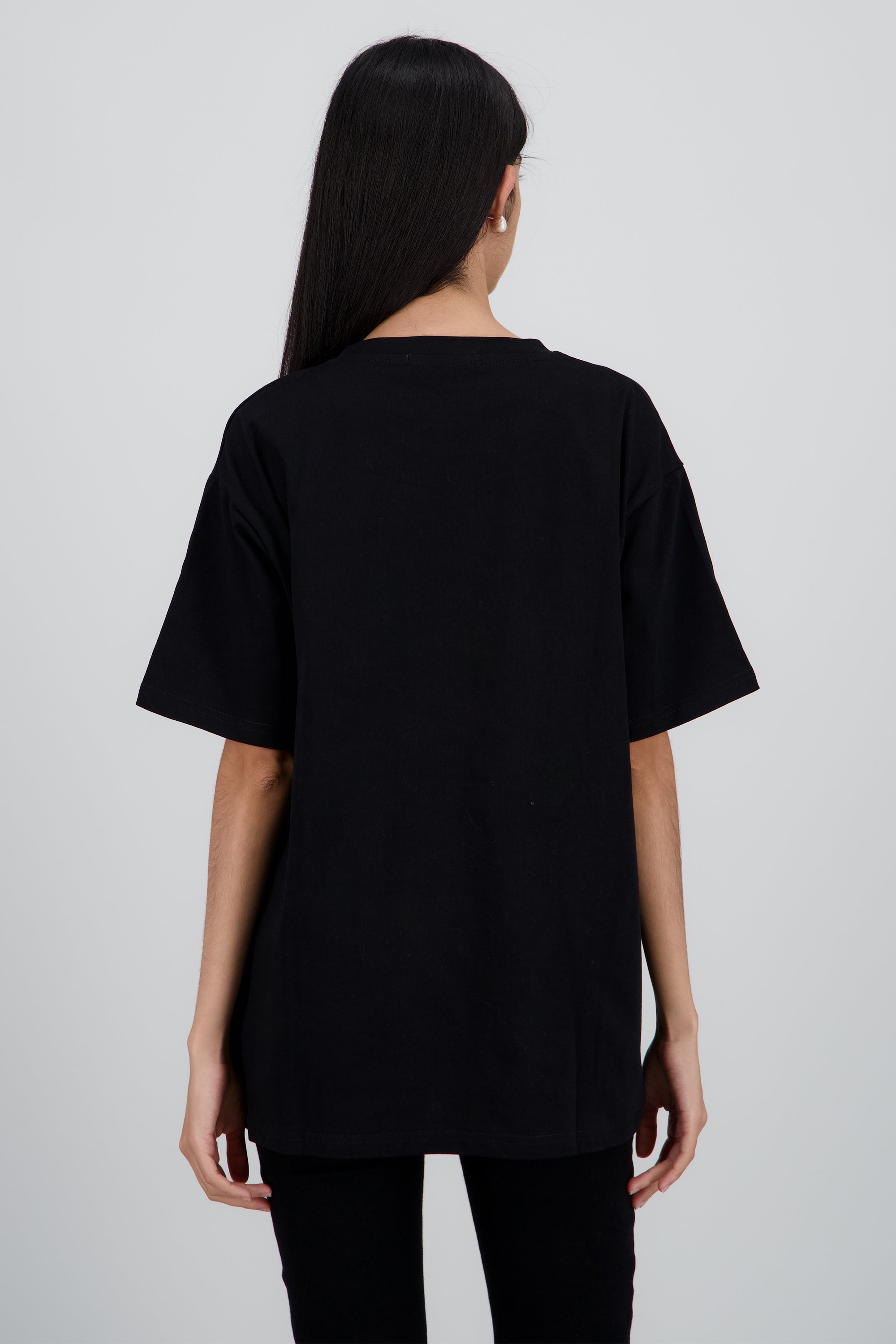 Playera manga corta detalle osos textura NEGRO