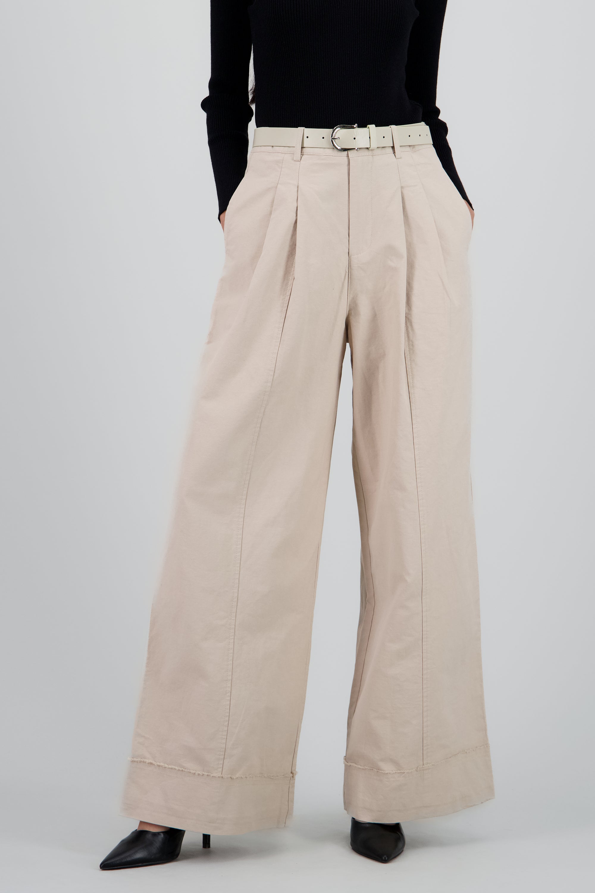 Pantalon amplio con cinturon BEIGE