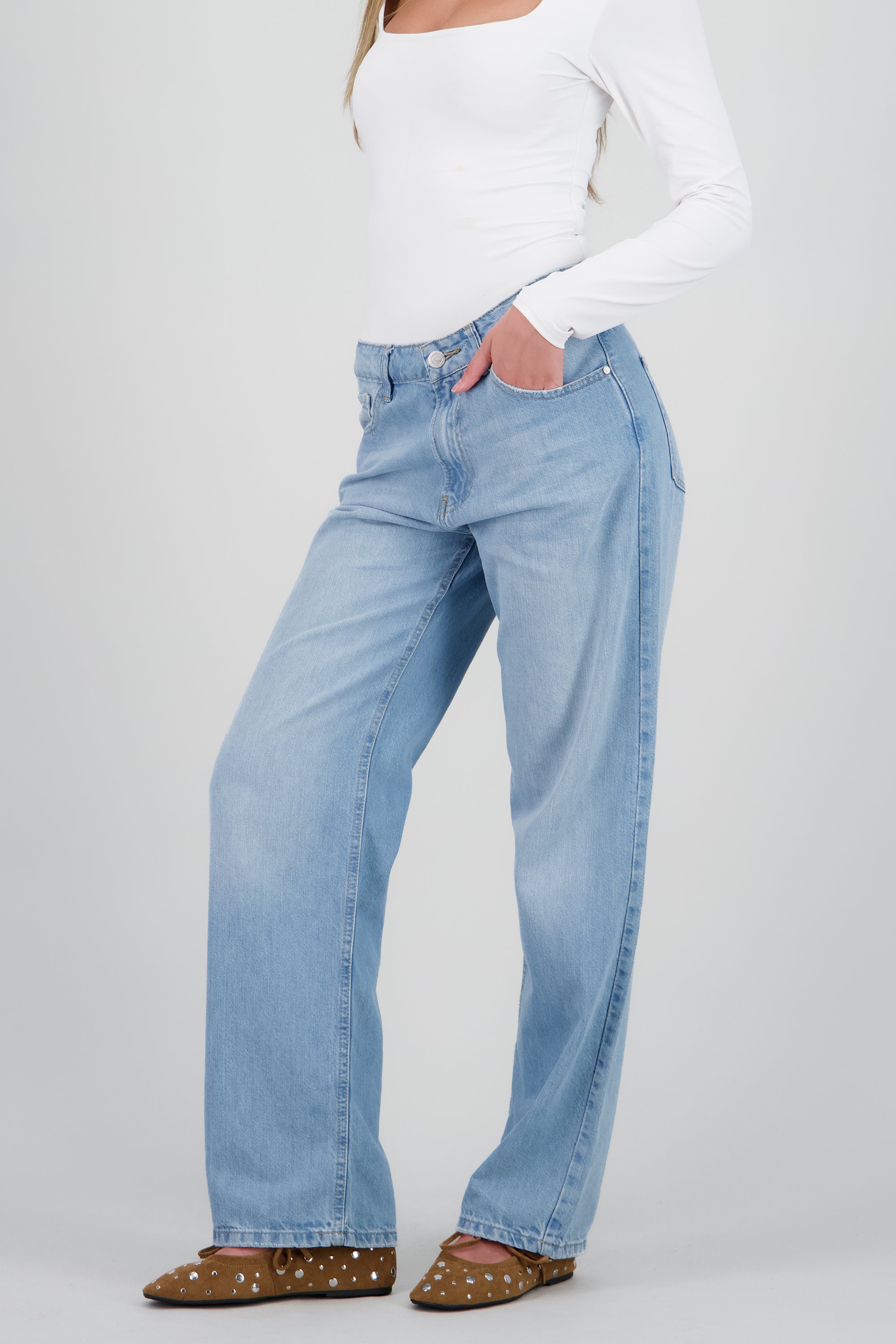 jeans straight mid rise BLEACHED