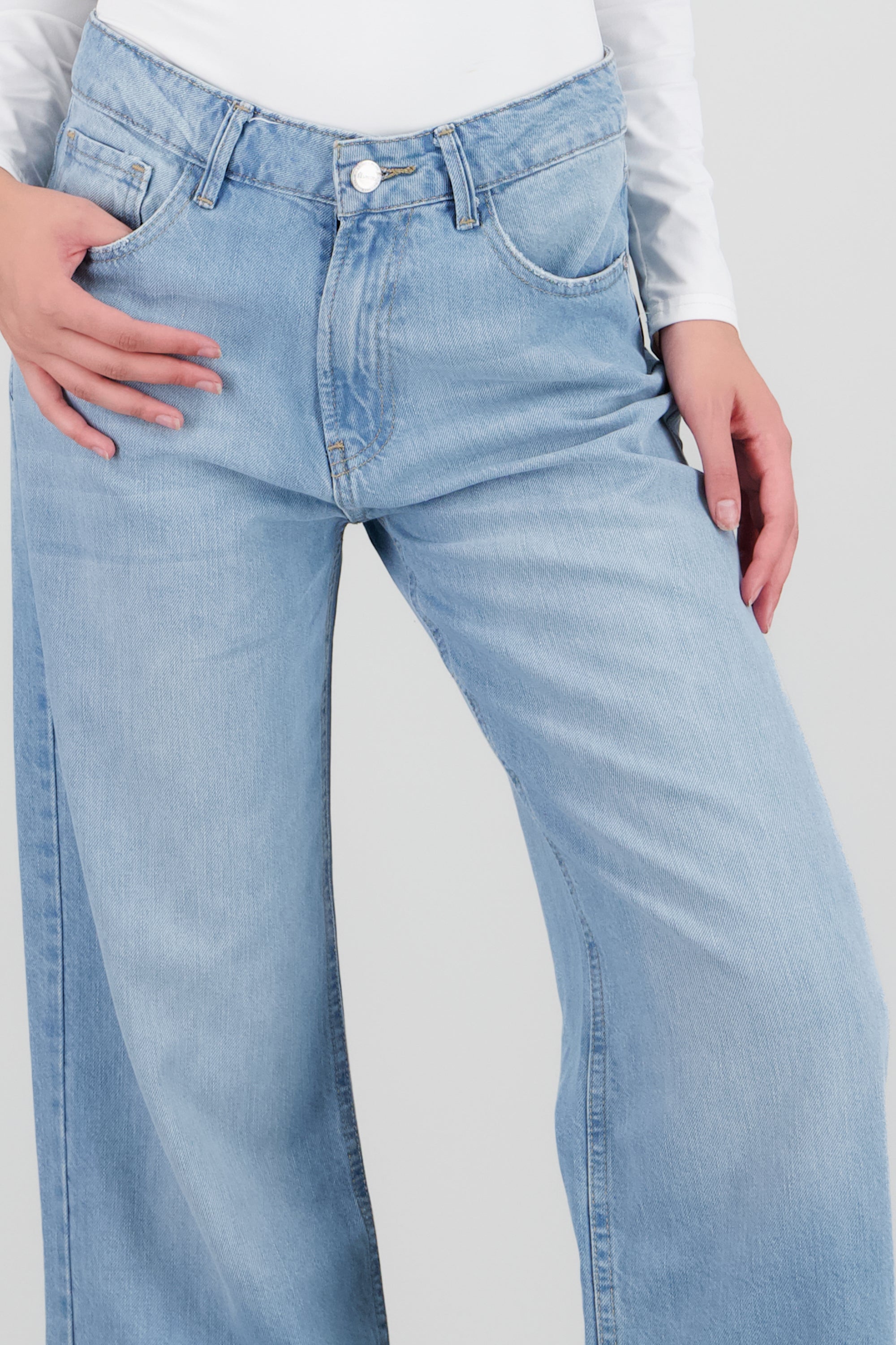 jeans straight mid rise BLEACHED