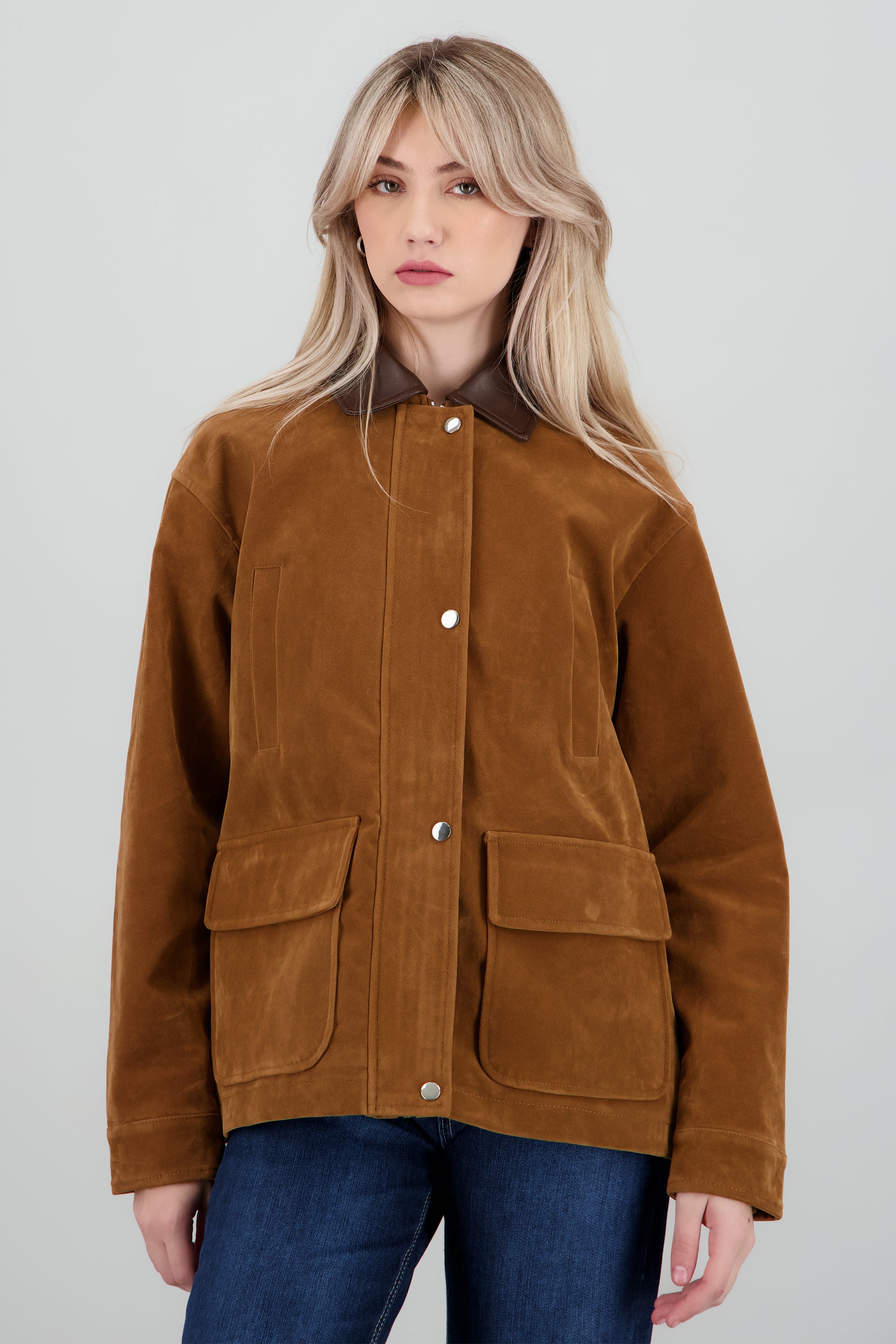 cazadora antelina cuello contraste efecto piel CAMELLO