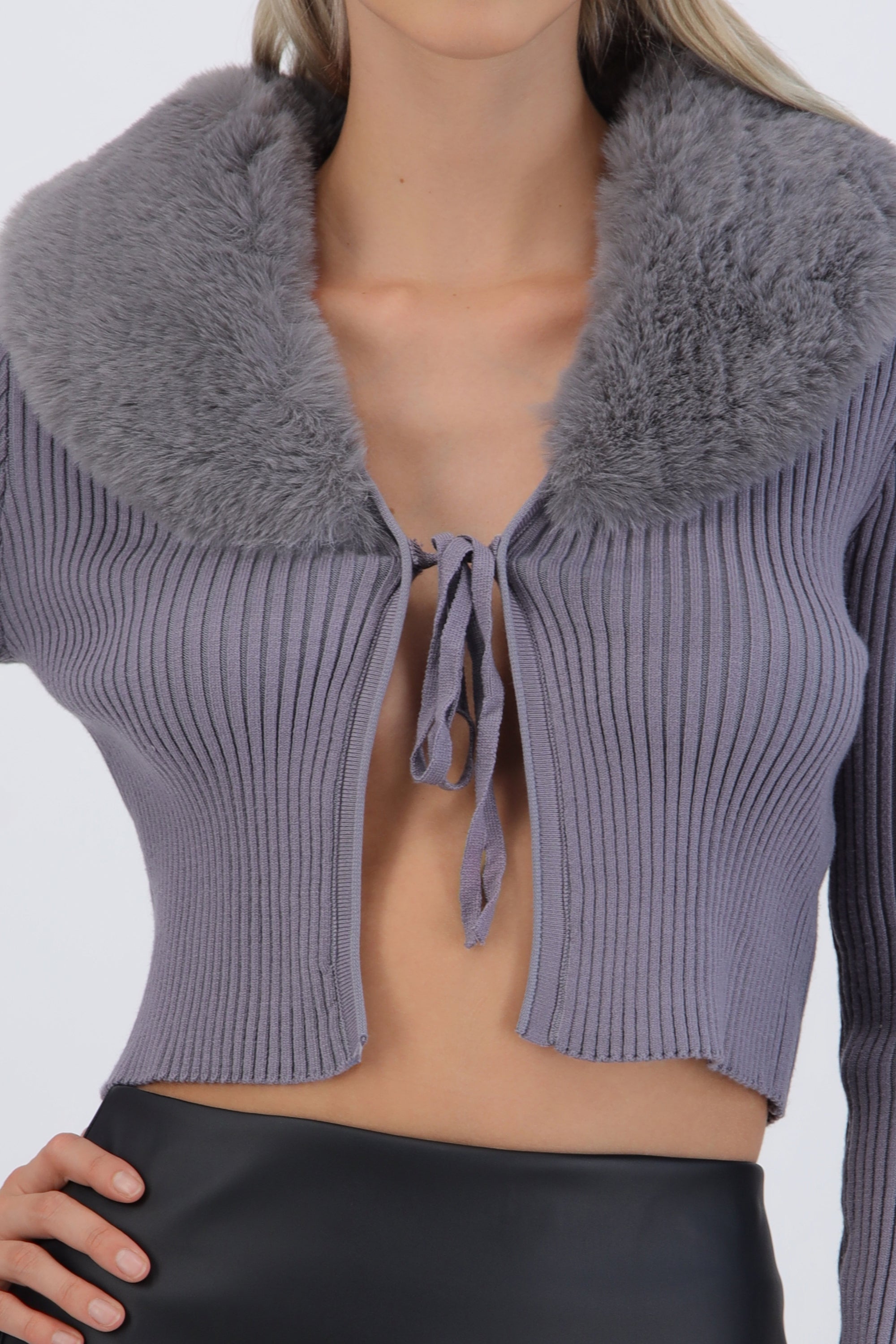 Cardigan detalle pelo cuello