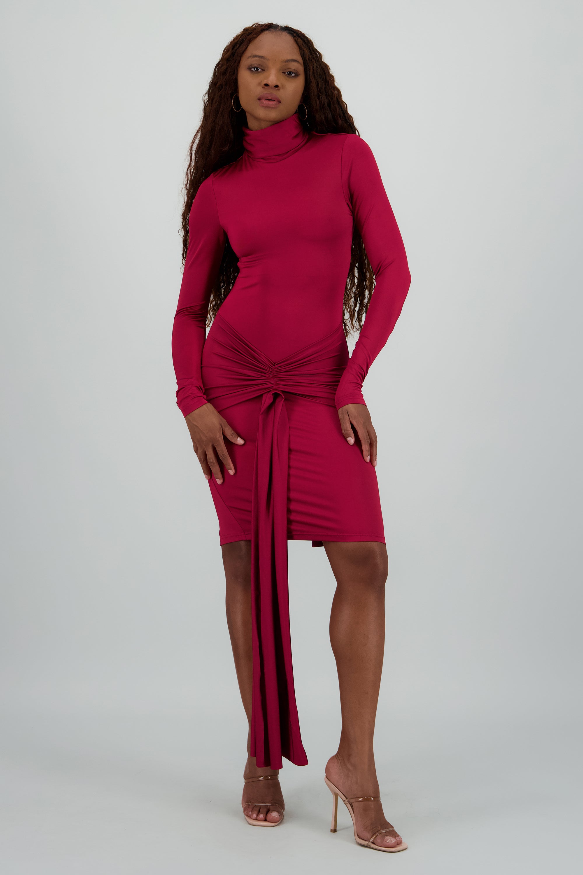 Vestido mini manga larga detalle amarre CIRUELA