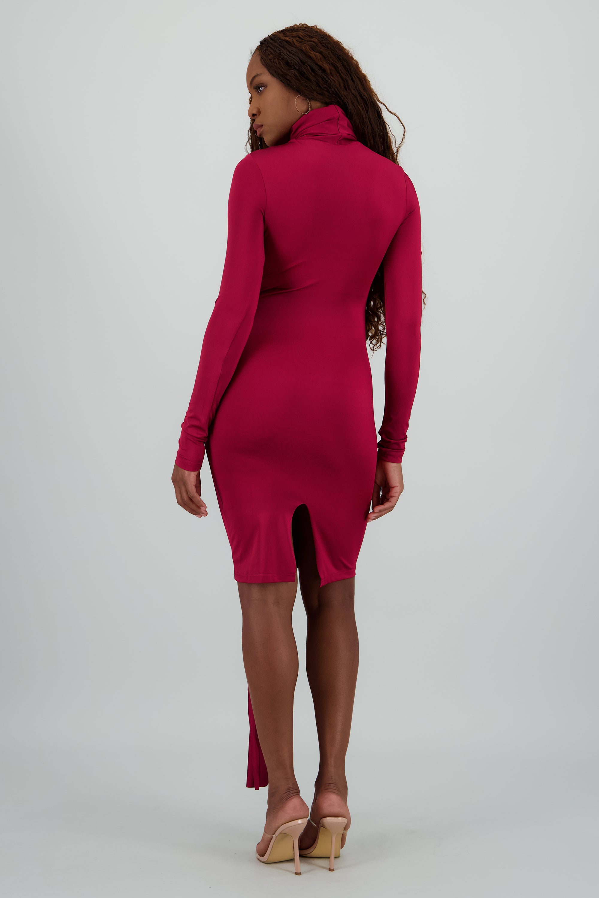 Vestido mini manga larga detalle amarre CIRUELA