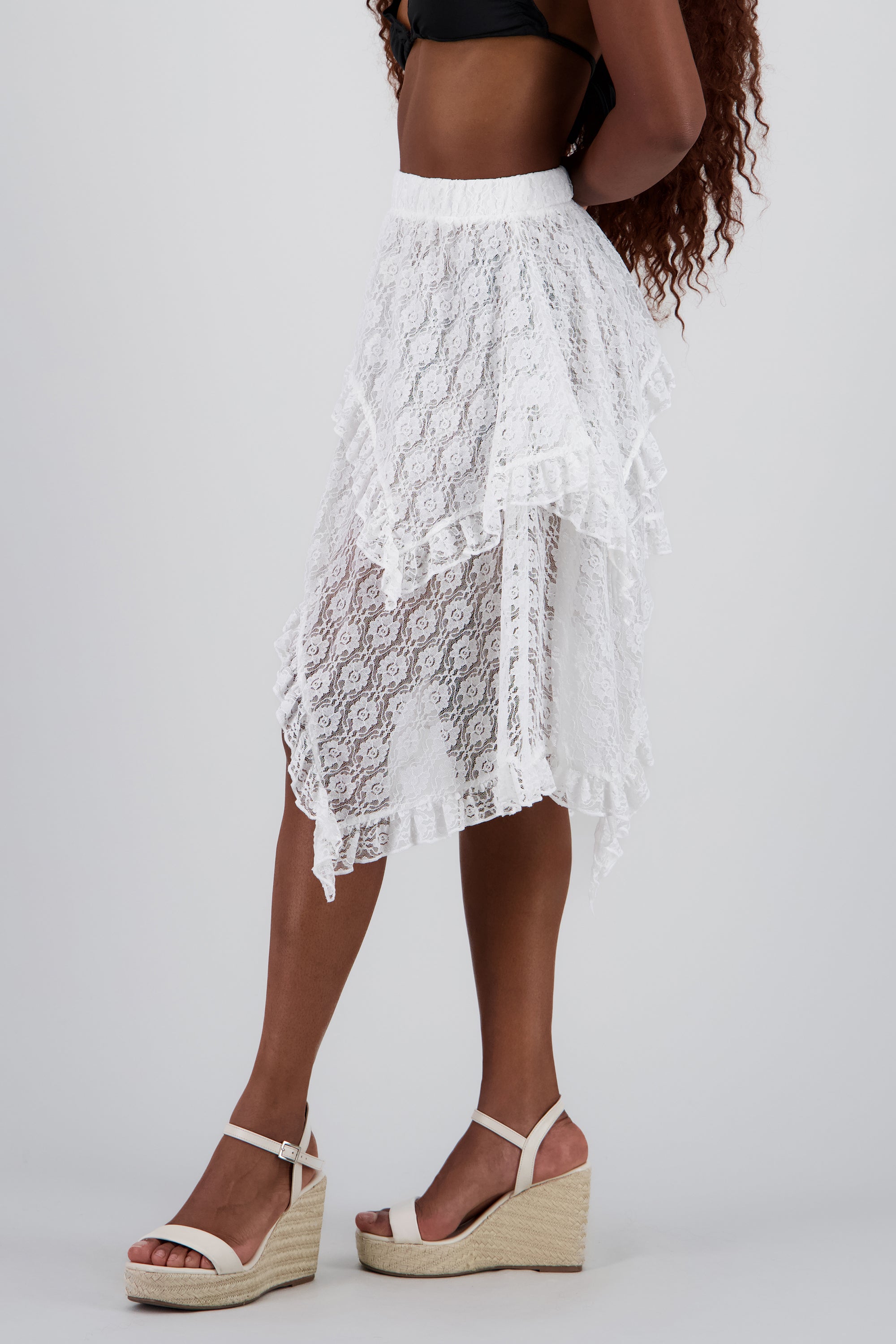 Falda encaje asimetrica CREMA