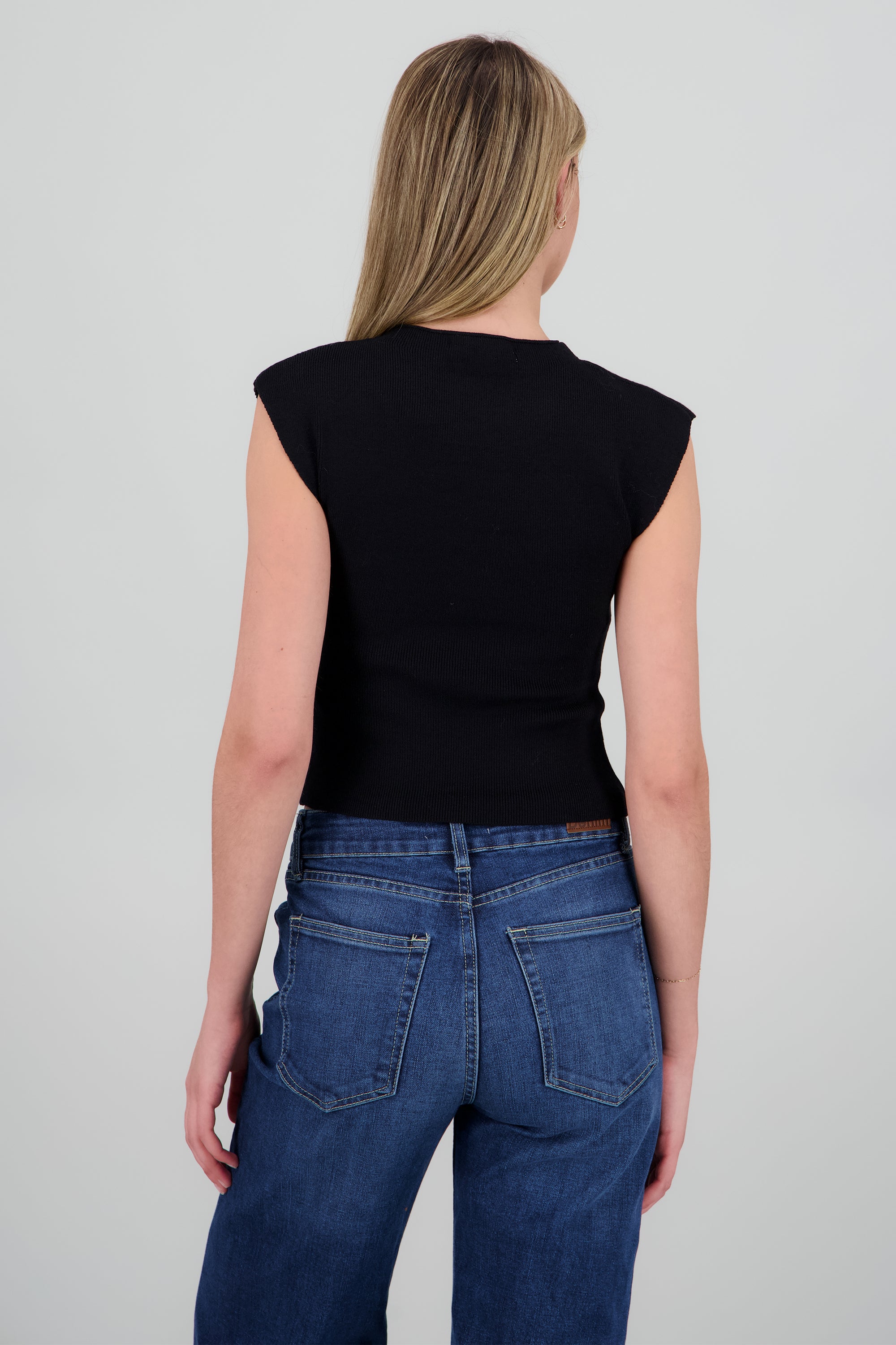 Top tejido liso manga corta NEGRO