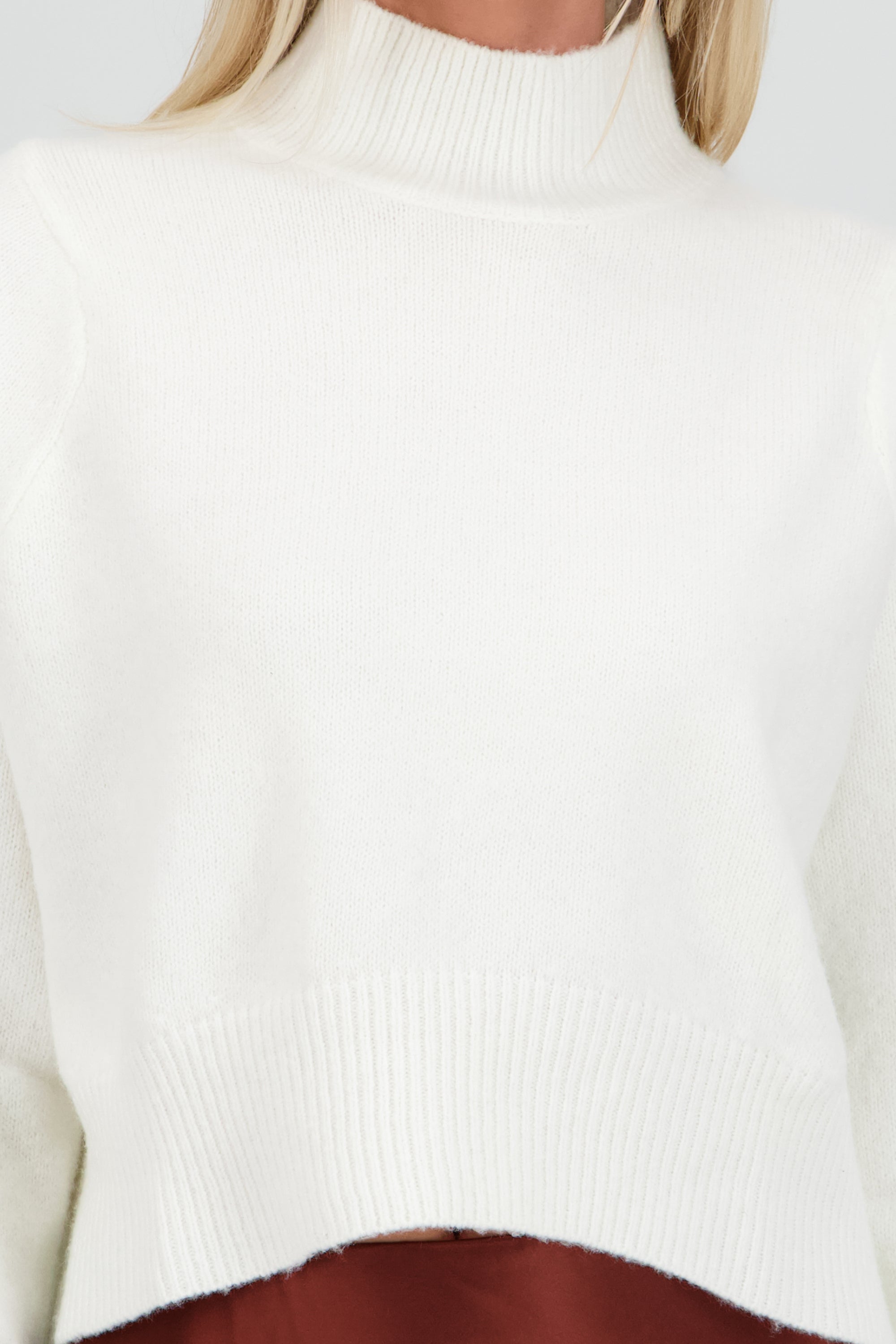 Sueter liso cuello alto BLANCO