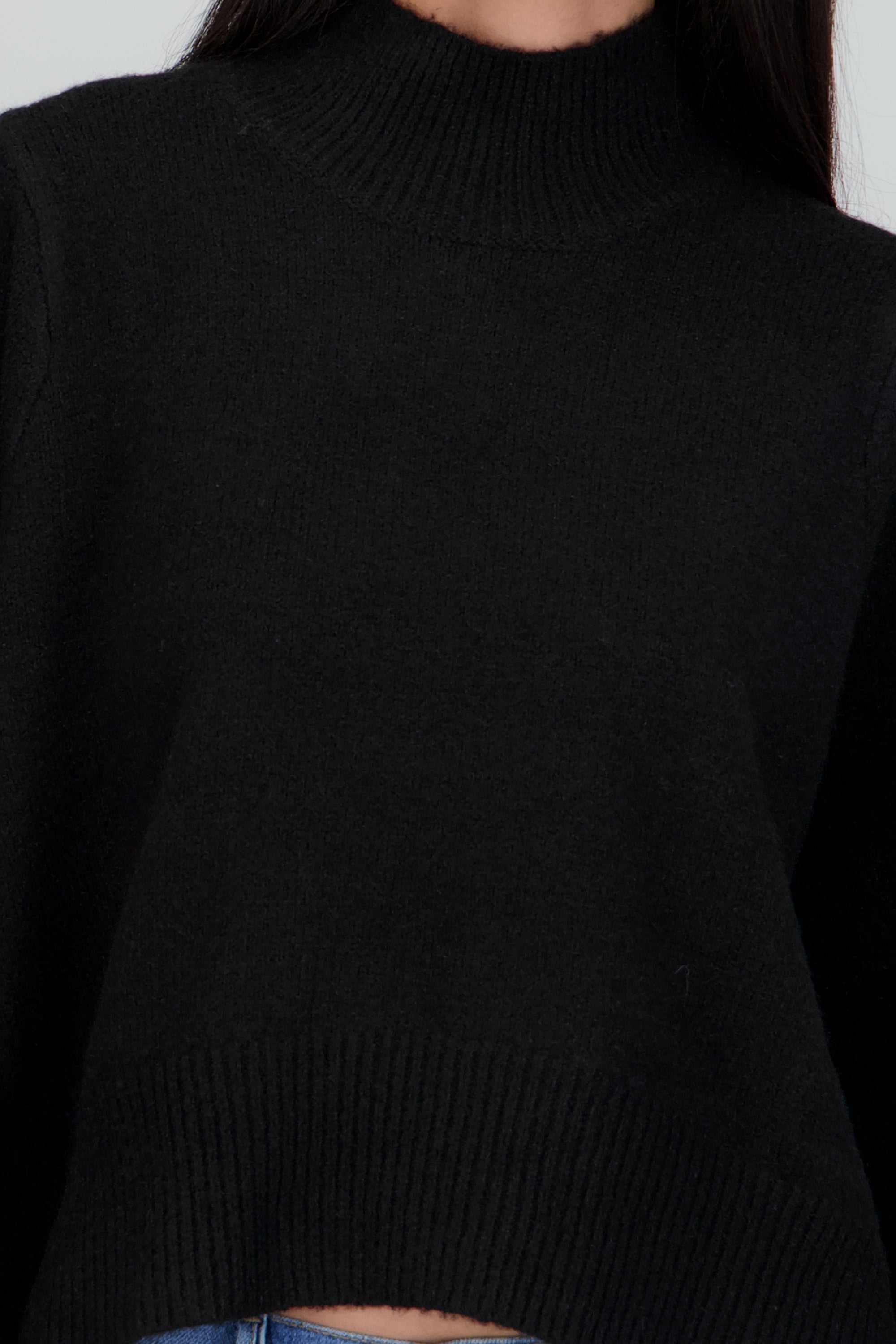 Sueter liso cuello alto NEGRO