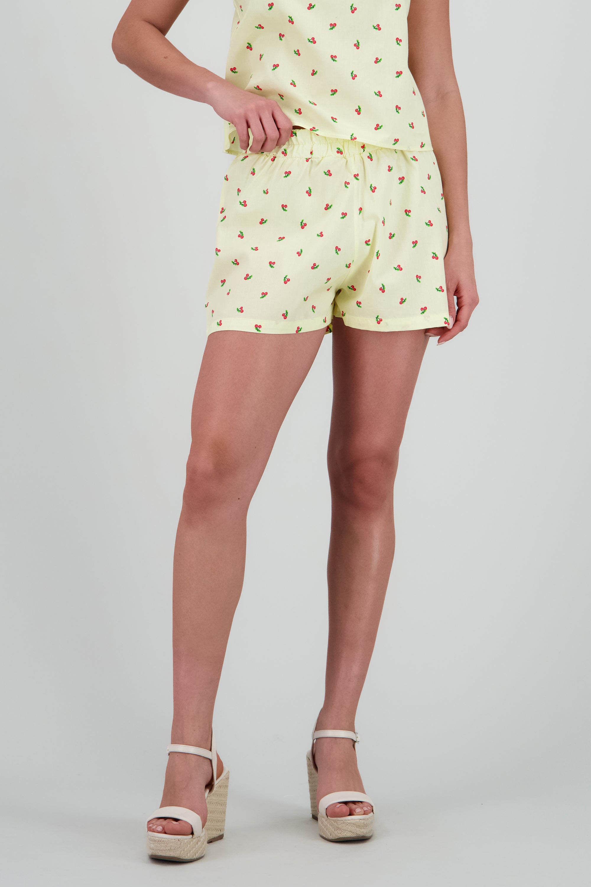 Shorts resorte detalle cerezas AMARILLO PASTEL