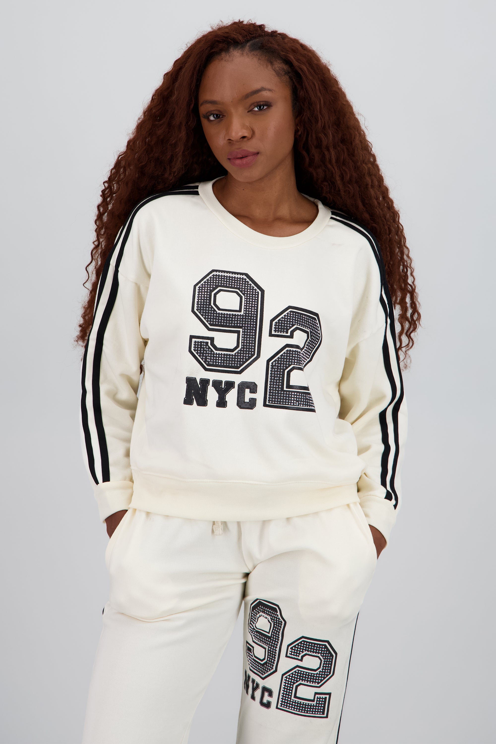 Sudadera contraste detalle brillos CREMA