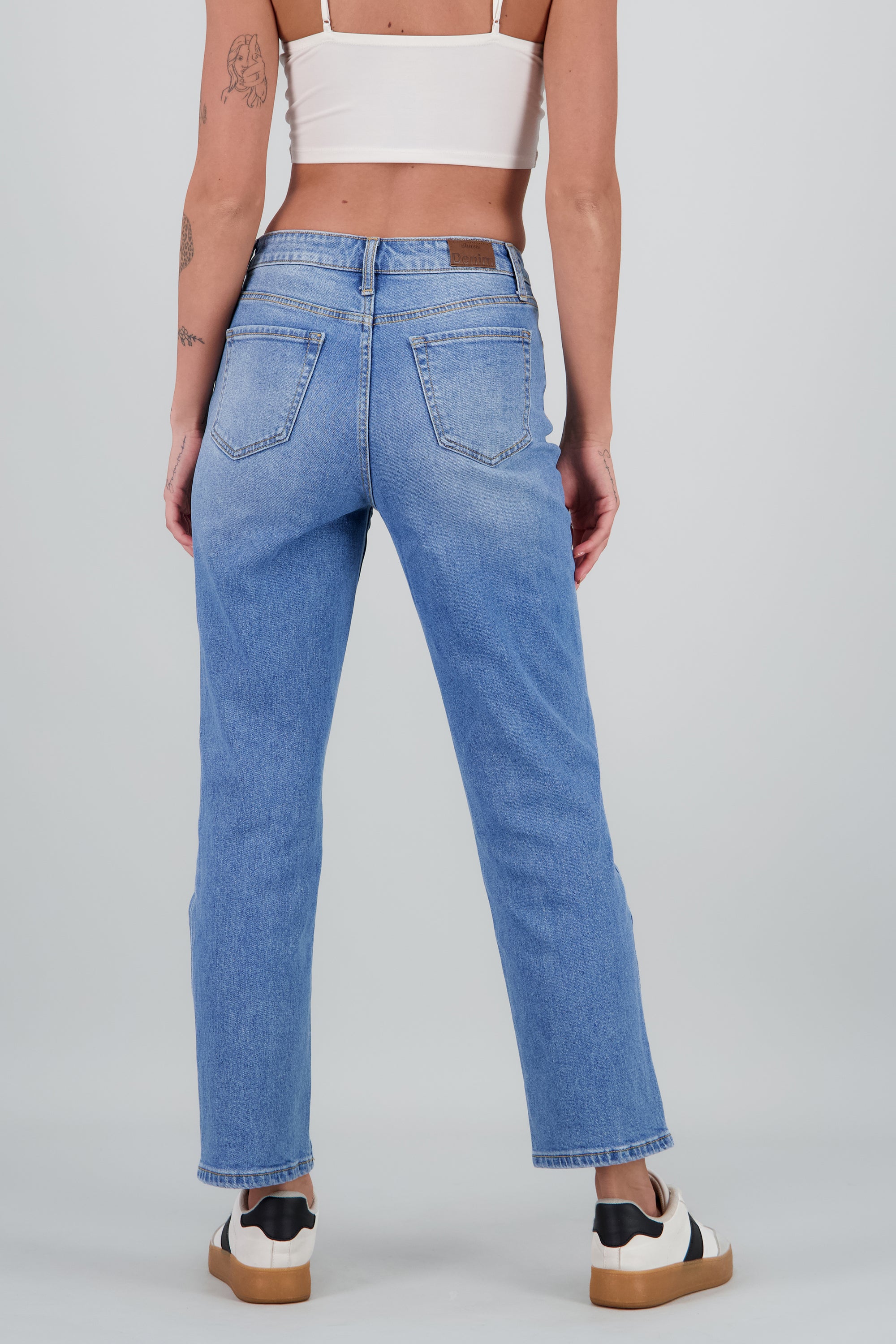 Jeans straight pretina cruzada LIGHT WASH