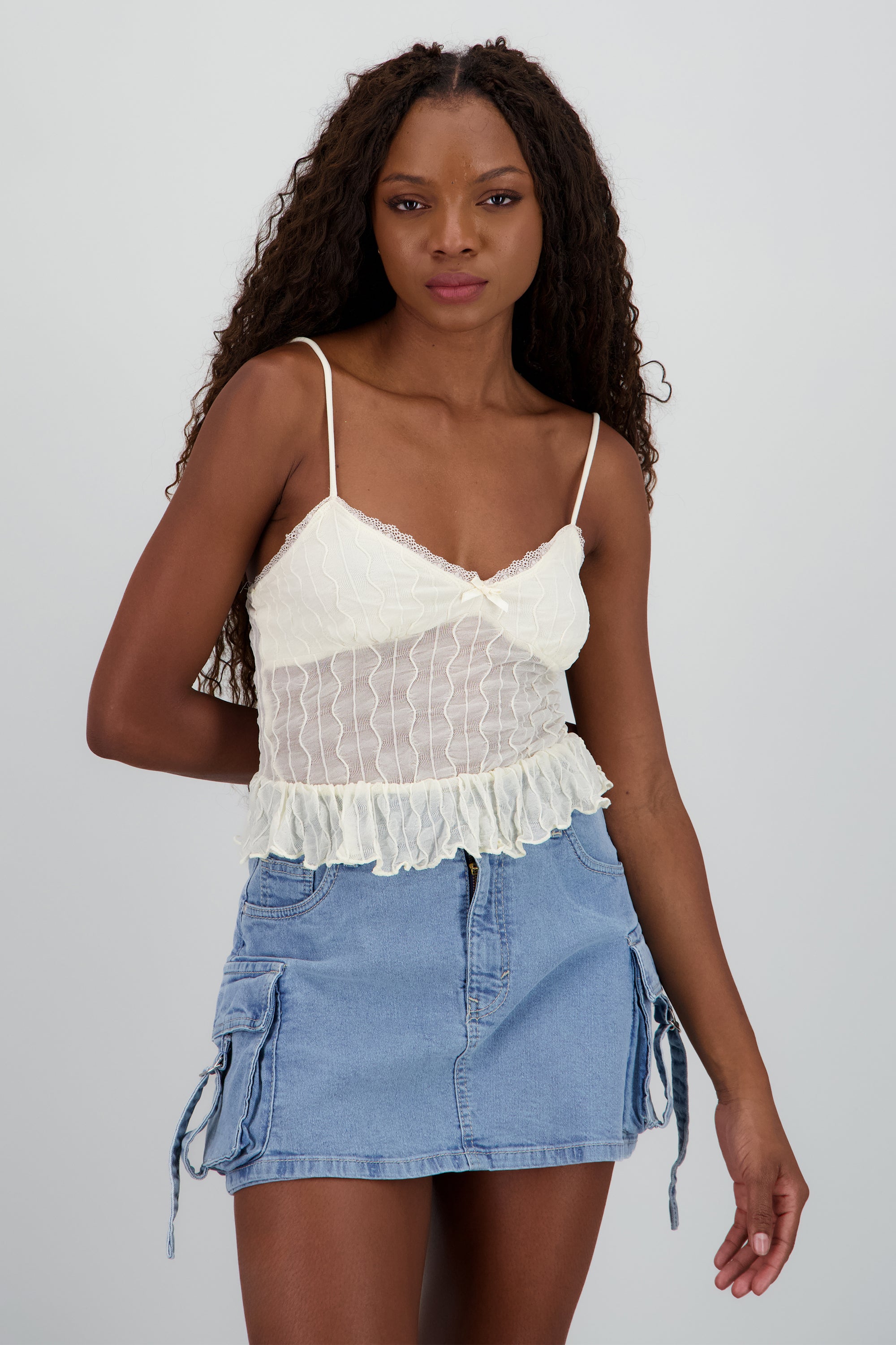 Top tirantes encaje con detalle moño CREMA