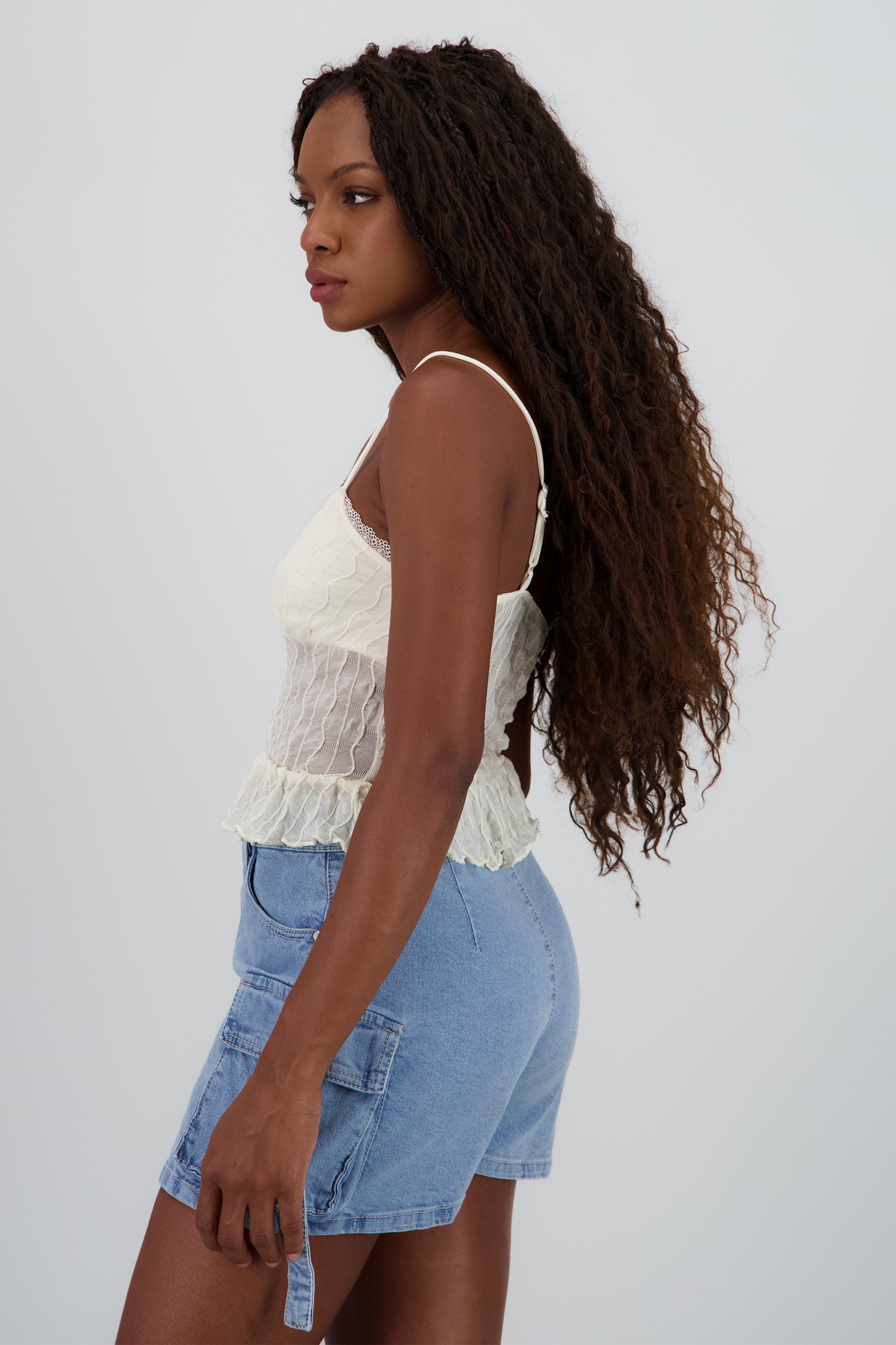 Top tirantes encaje con detalle moño CREMA