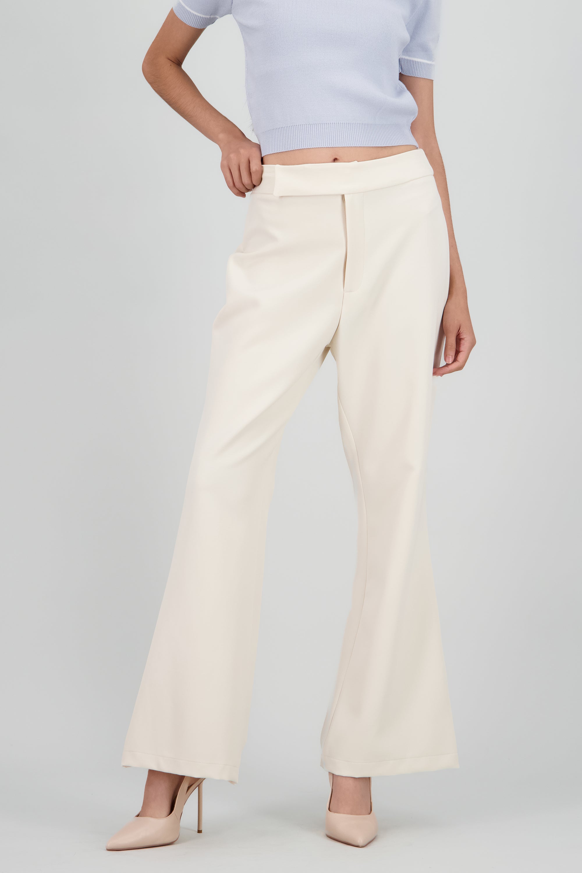 Pantalon sastreado flare CREMA
