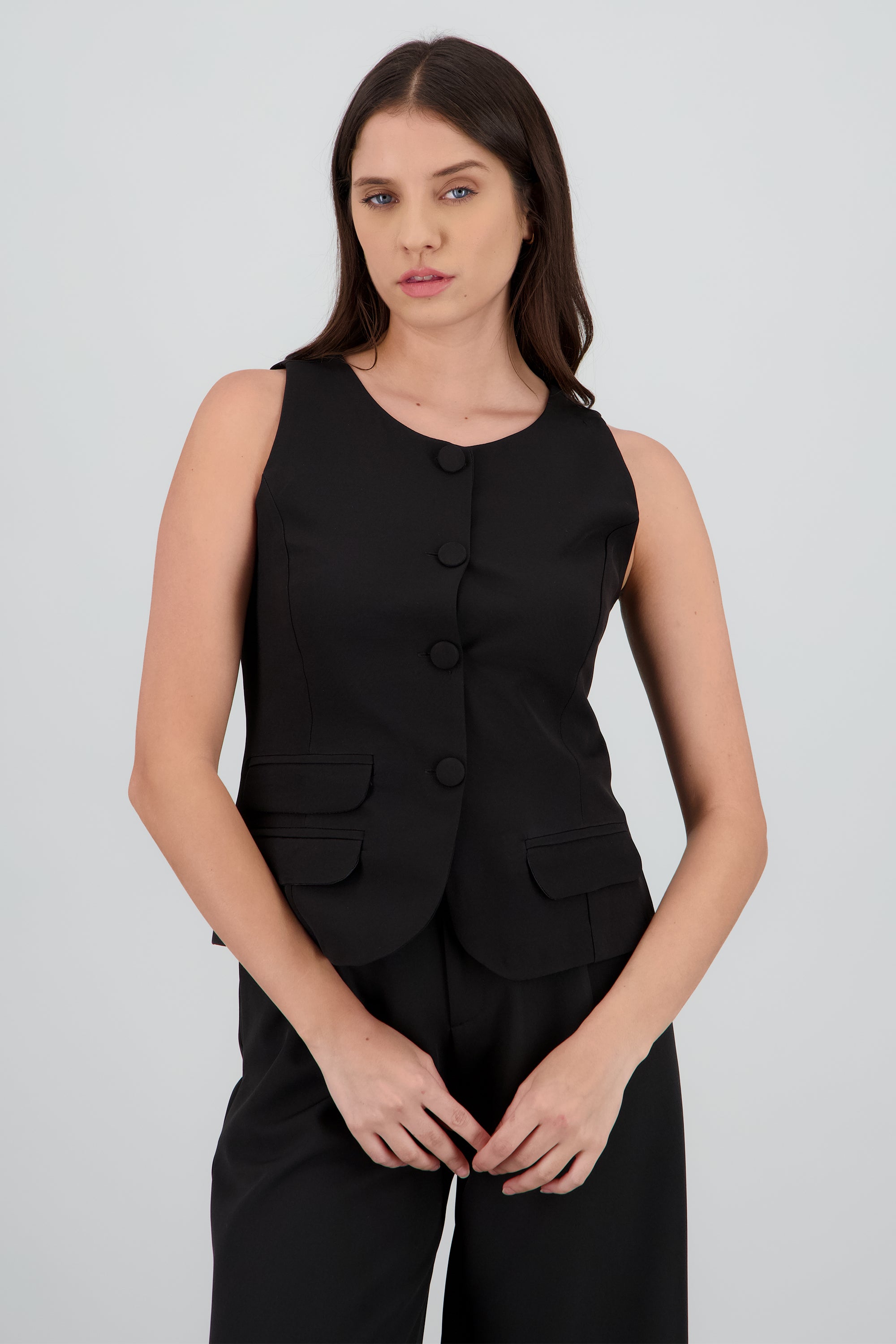 Chaleco cuello redondo boton forrado NEGRO
