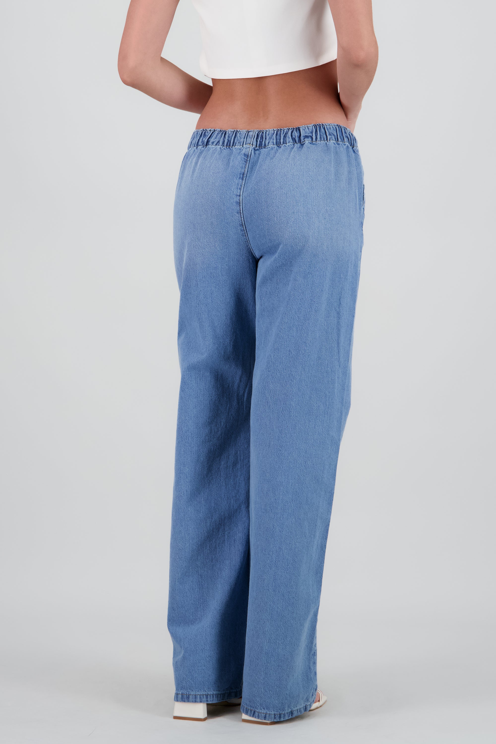 Pantalón de denim con cordón de ajuste MEDIUM WASH
