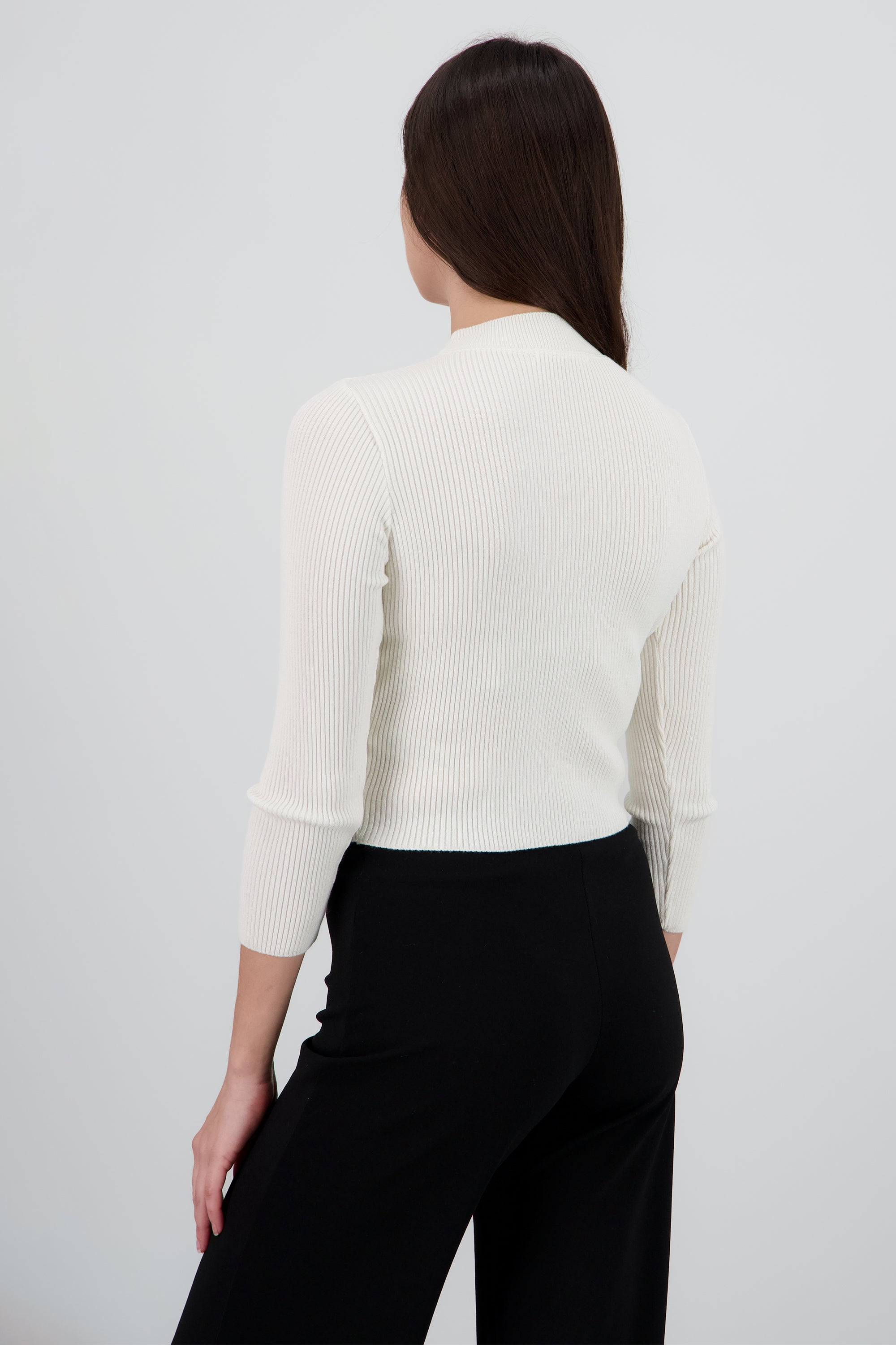 Sueter ligero acanalado manga larga HUESO