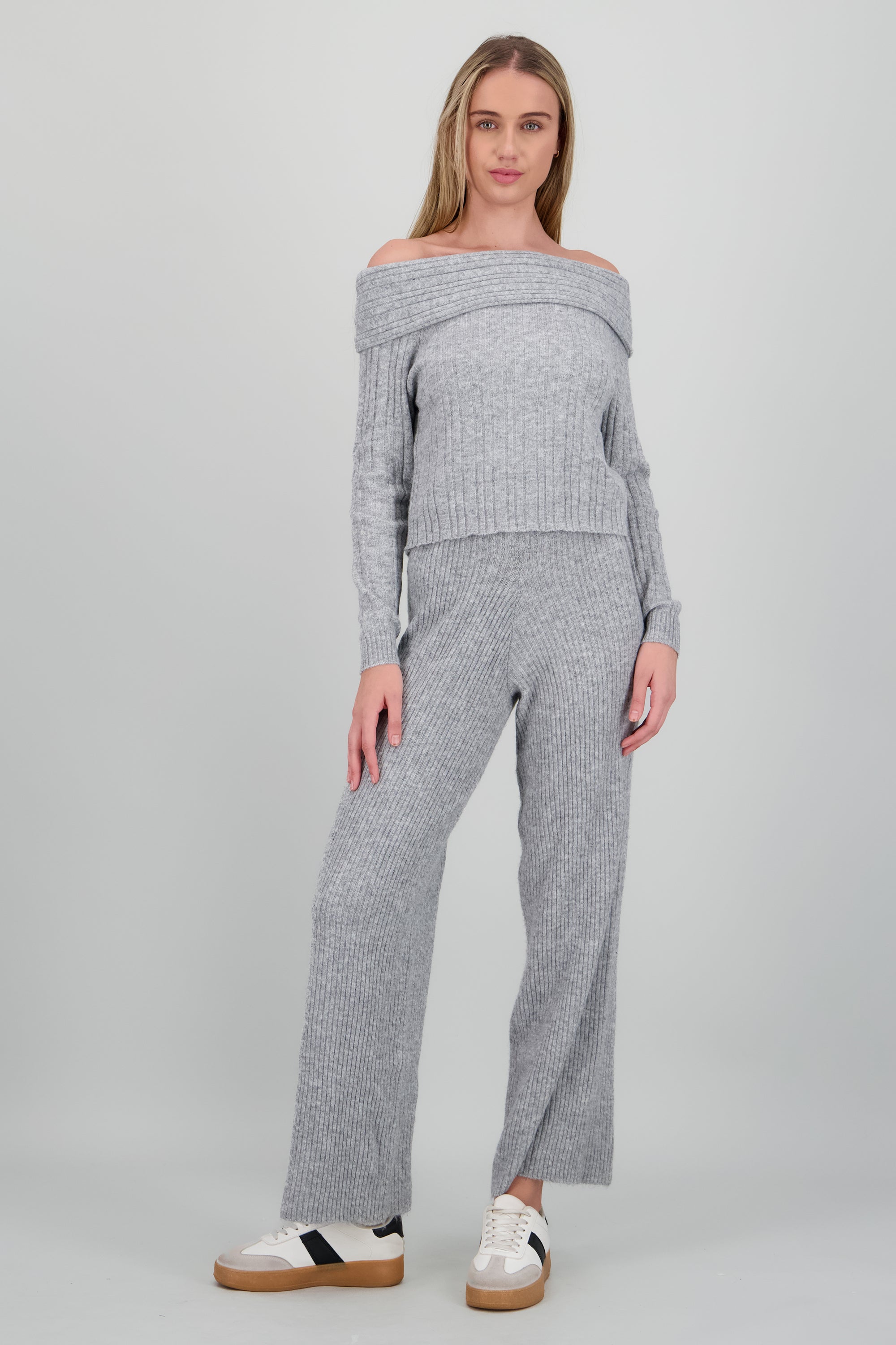 Pantalones tejidos confort fit GRIS