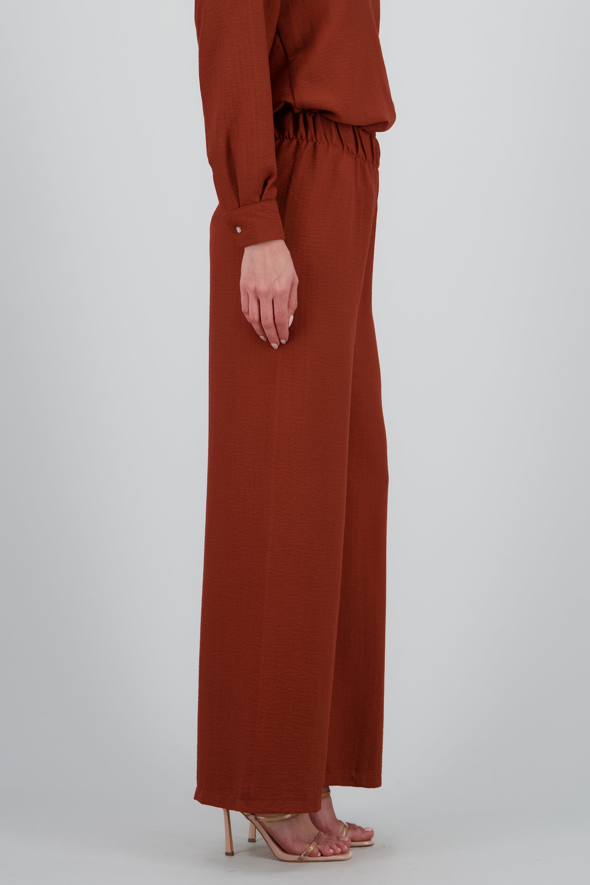 Pantalon fluido detalle textura LADRILLO