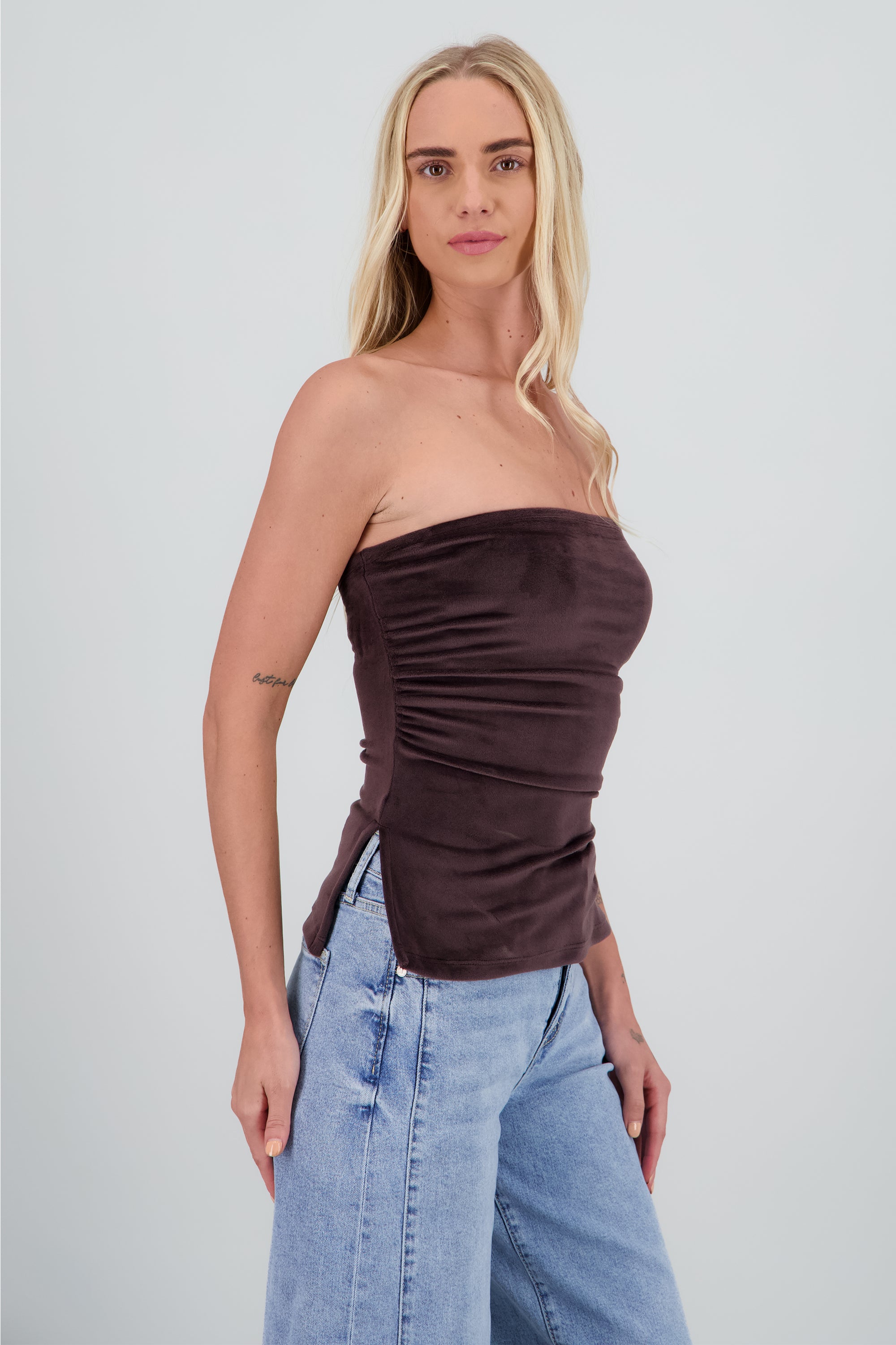Top tubo velvet abertura detalle drapeado CHOCOLATE