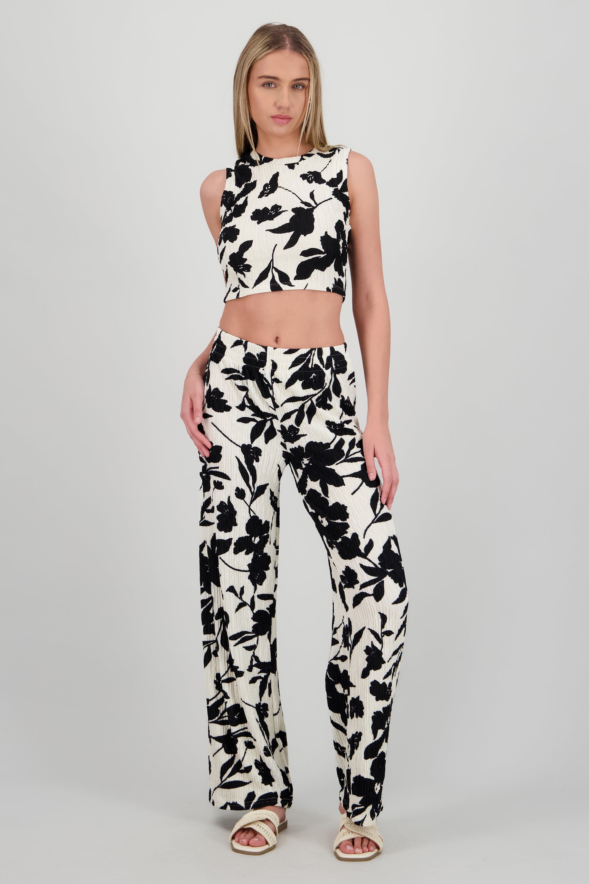 Pantalones fluidos flores tropicales NEGRO COMBO