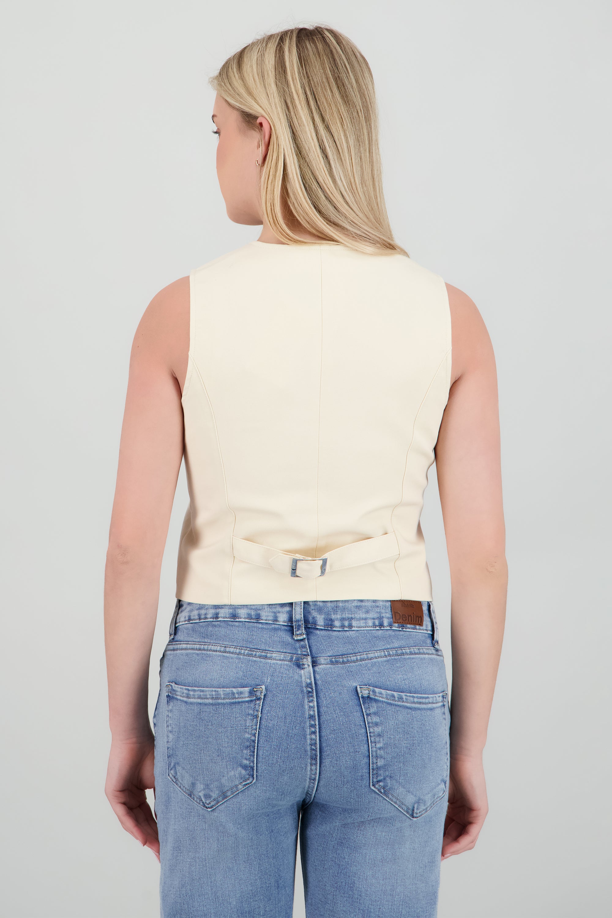 Chaleco crop liso detalle amarre espalda ARENA