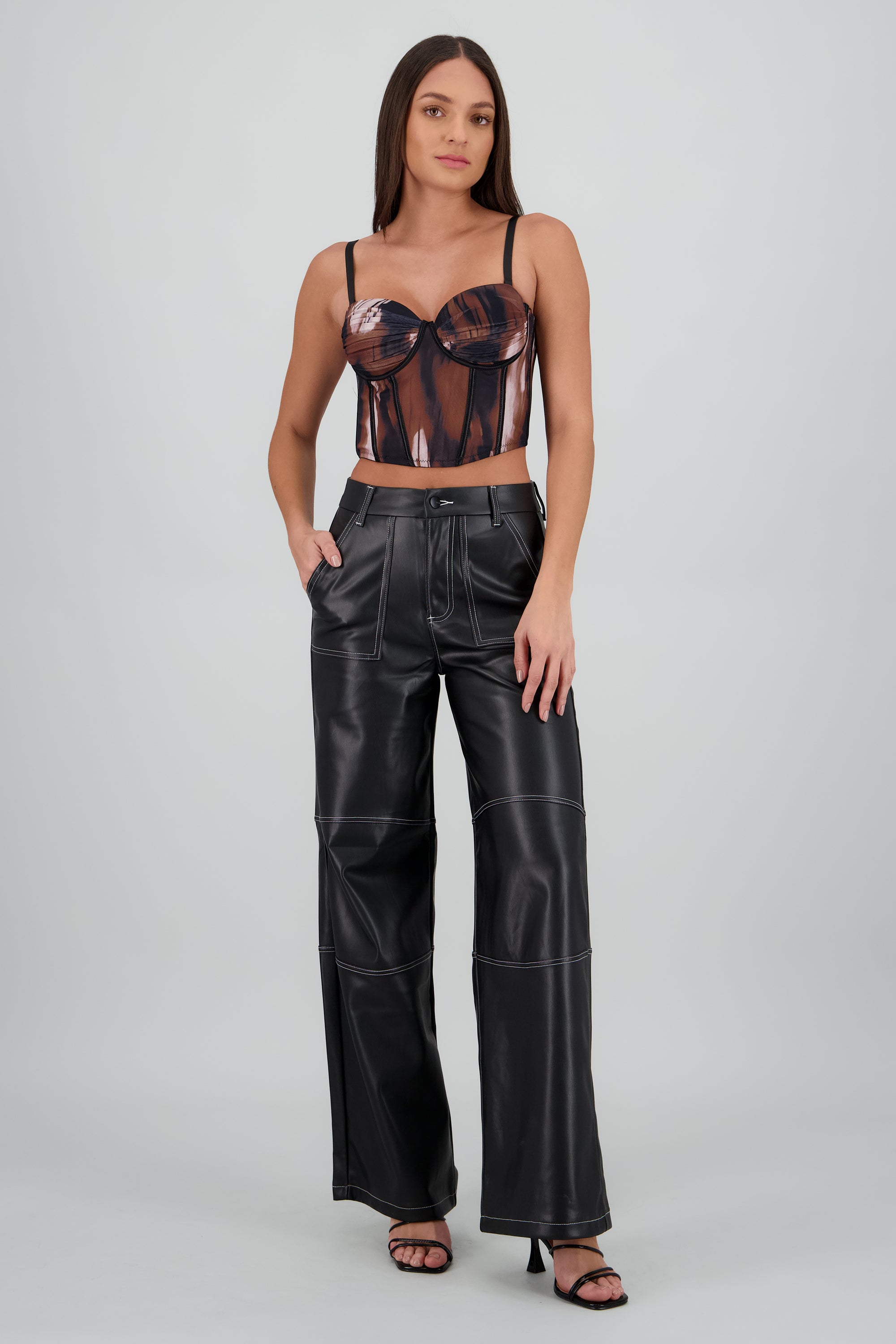 Pantalon de pu detalle costuras en contraste NEGRO