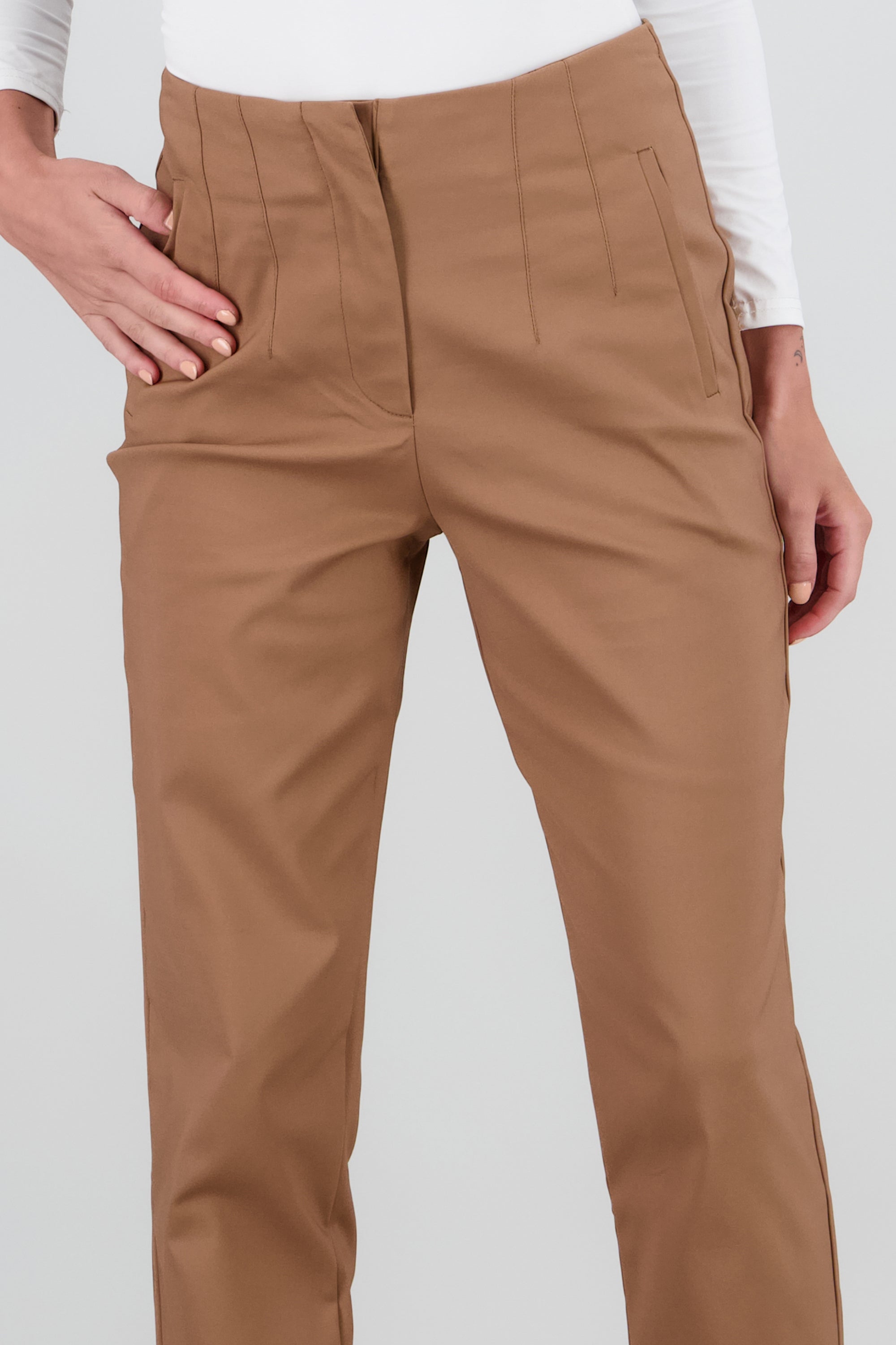 Pantalon liso bolsas BEIGE