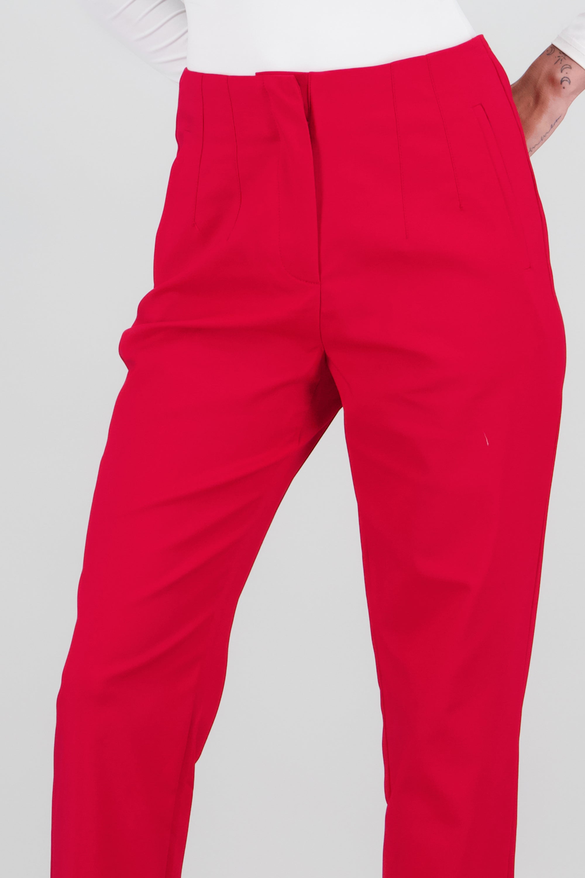 Pantalon liso bolsas ROJO