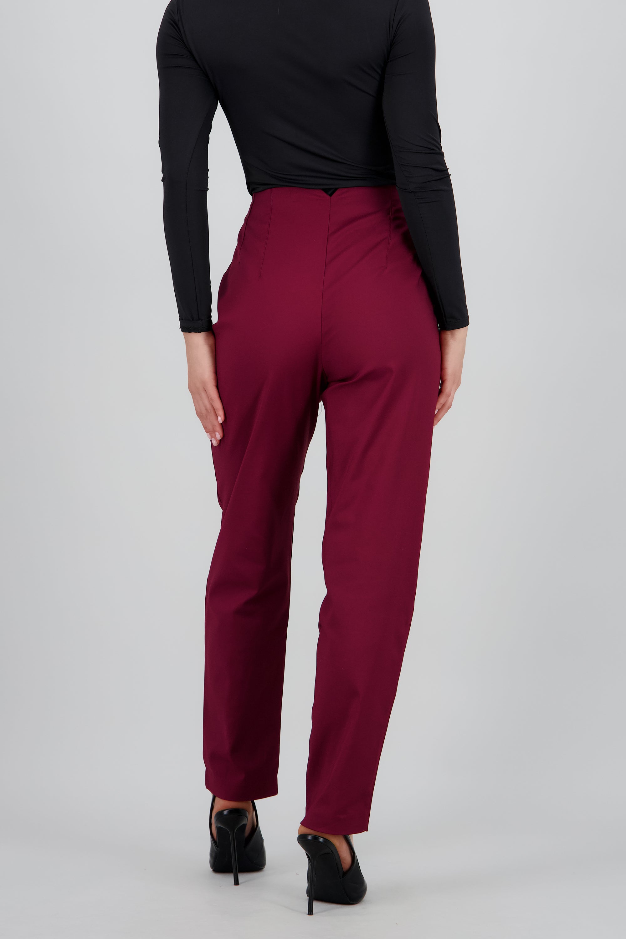 Pantalon liso bolsas VINO