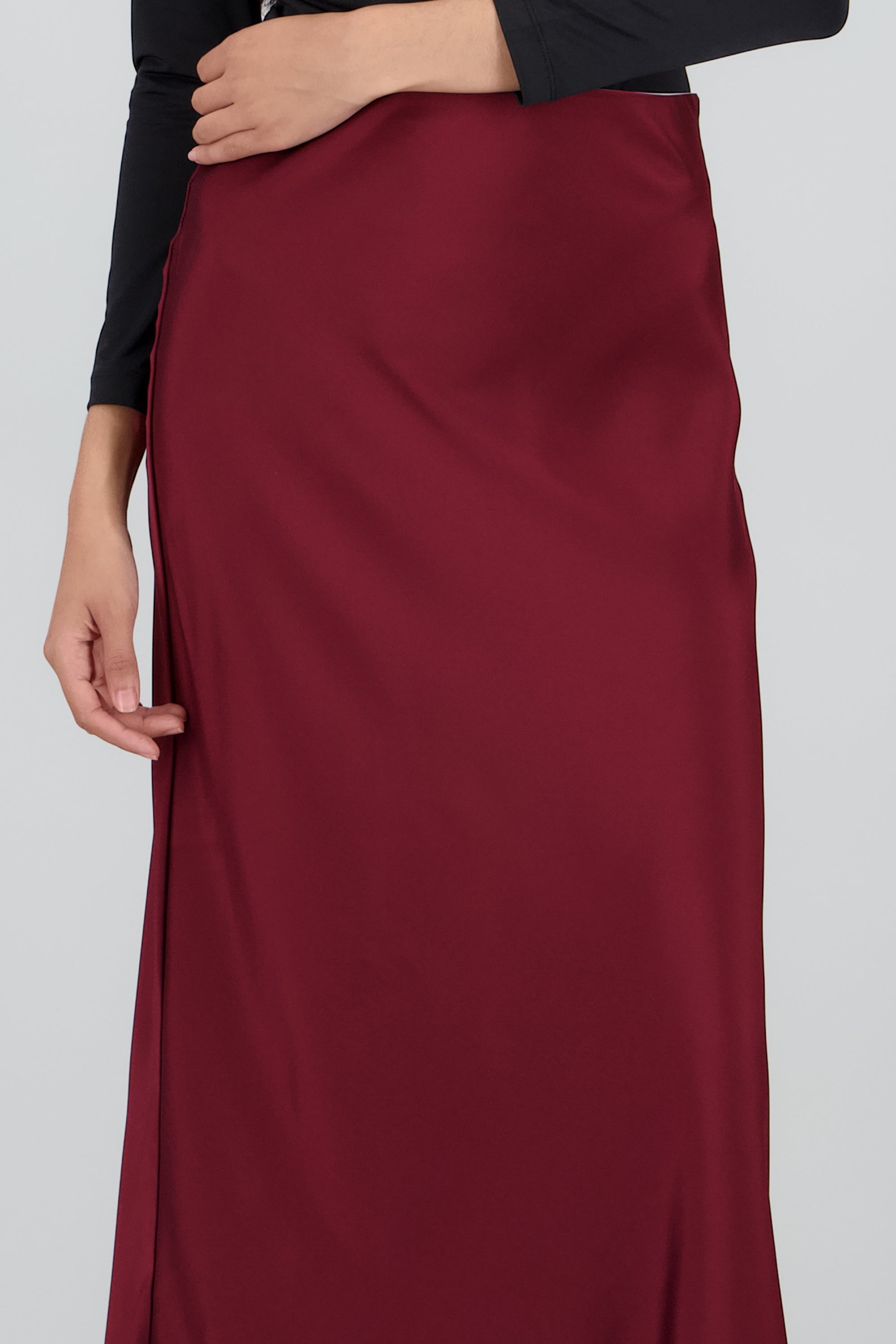 Falda midi satin abertura VINO