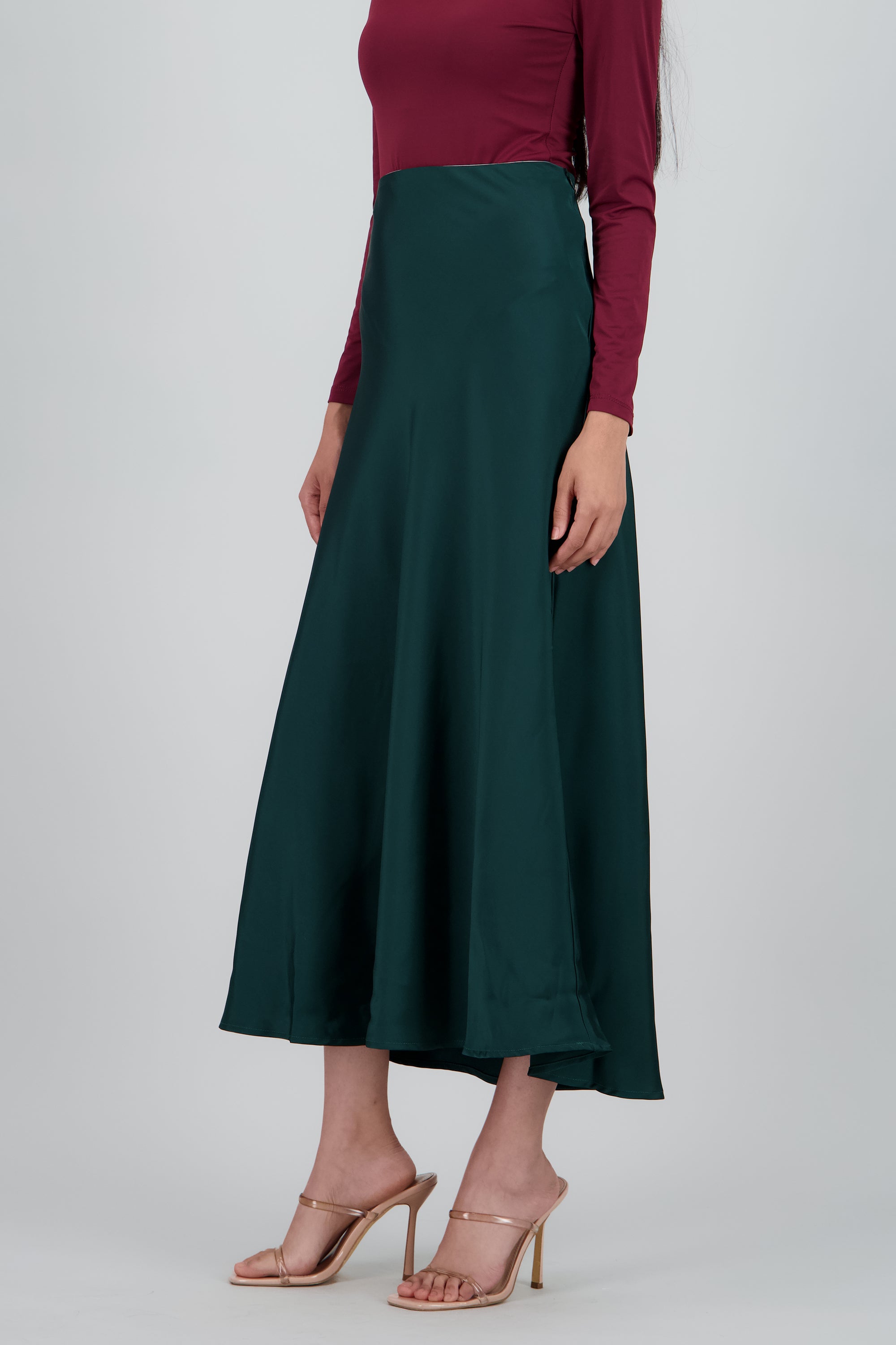 Falda midi satin abertura VERDE
